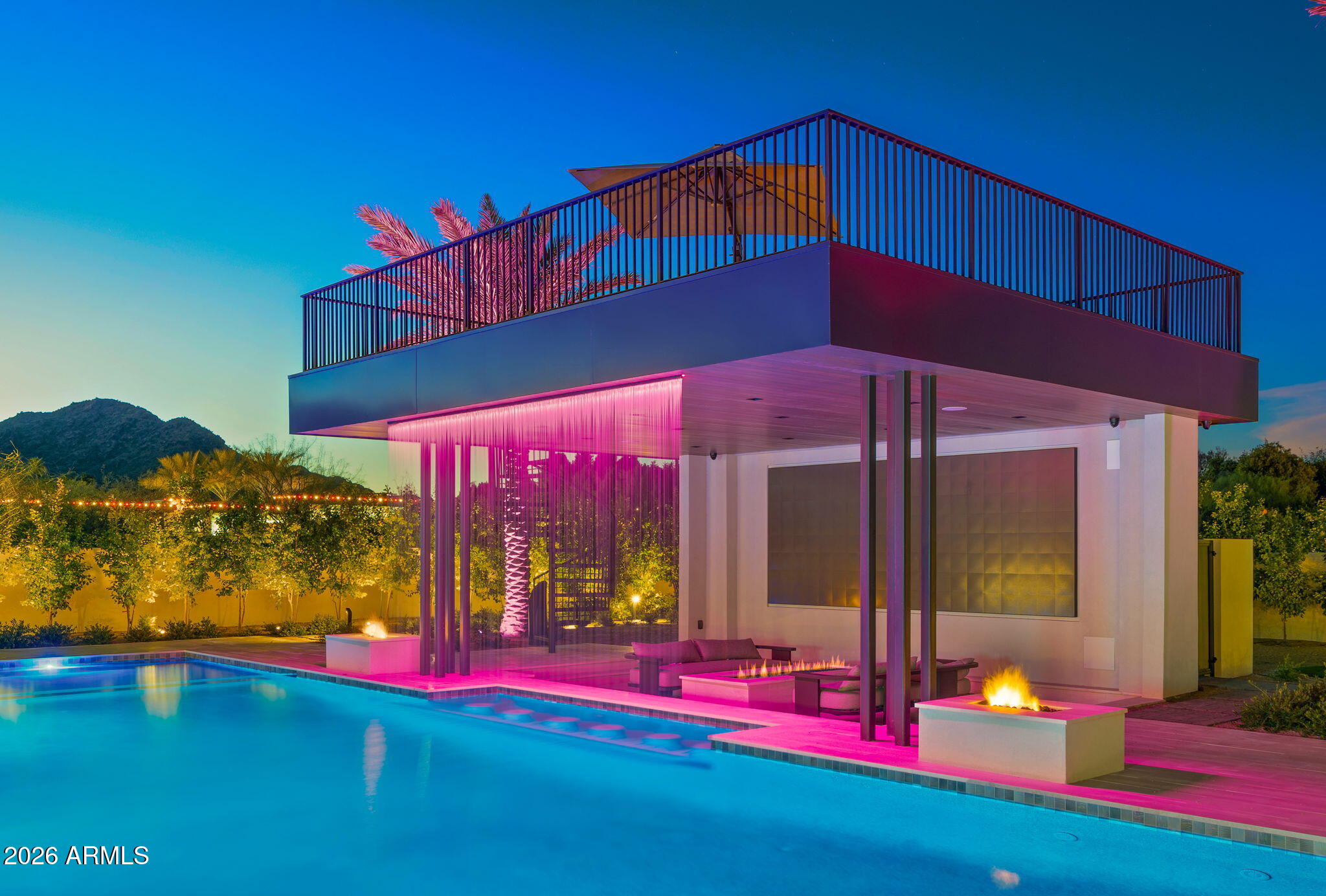 6824 E HUMMINGBIRD Lane