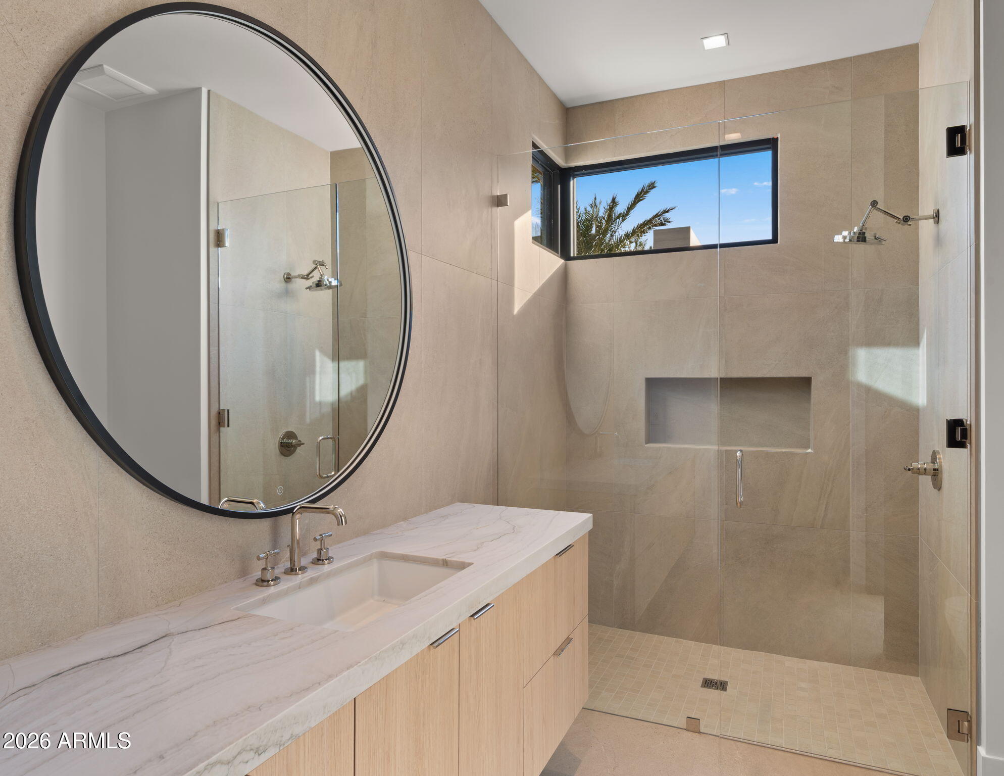 6824 E HUMMINGBIRD Lane