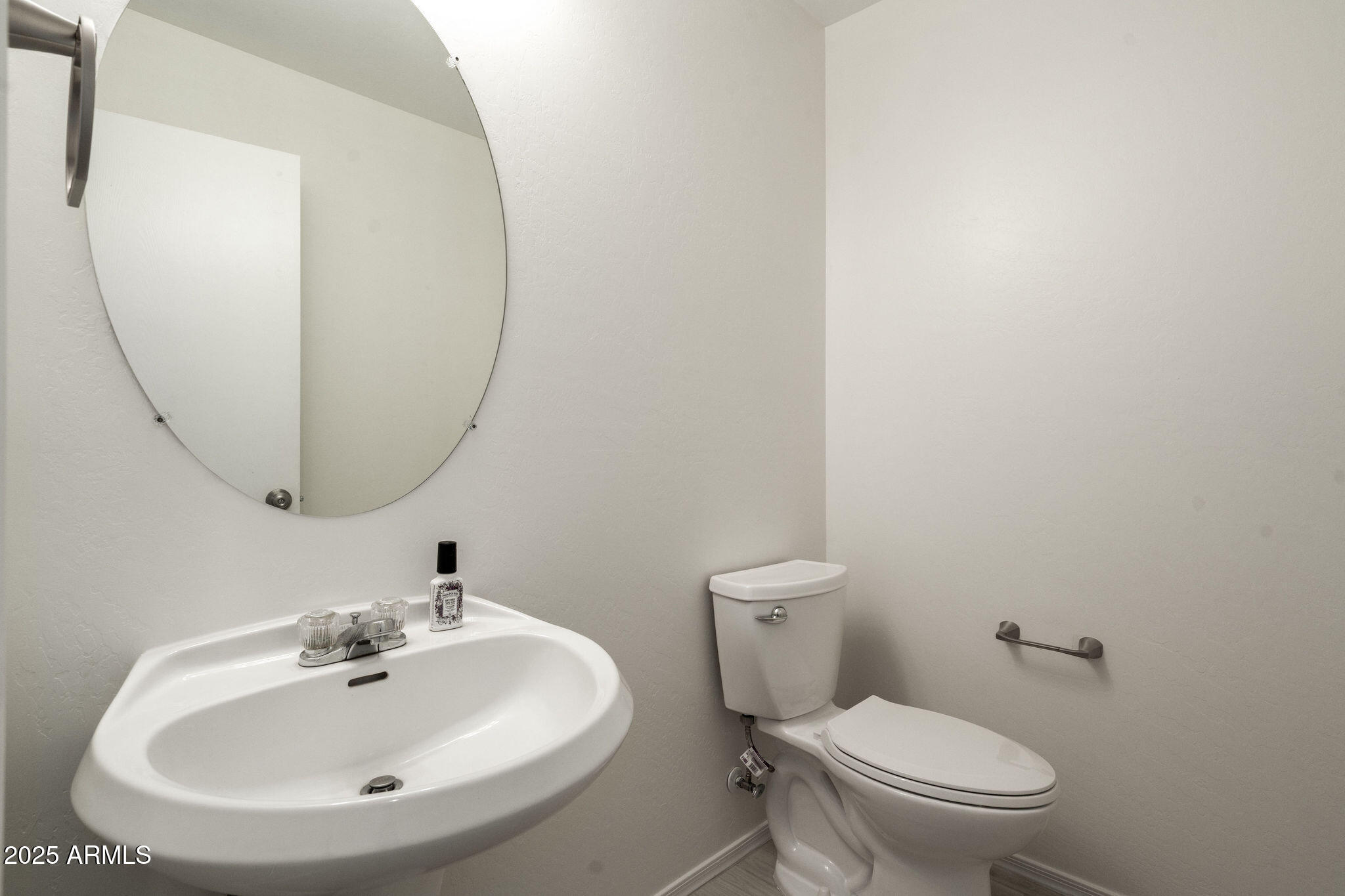 4349 E WINDSOR Court