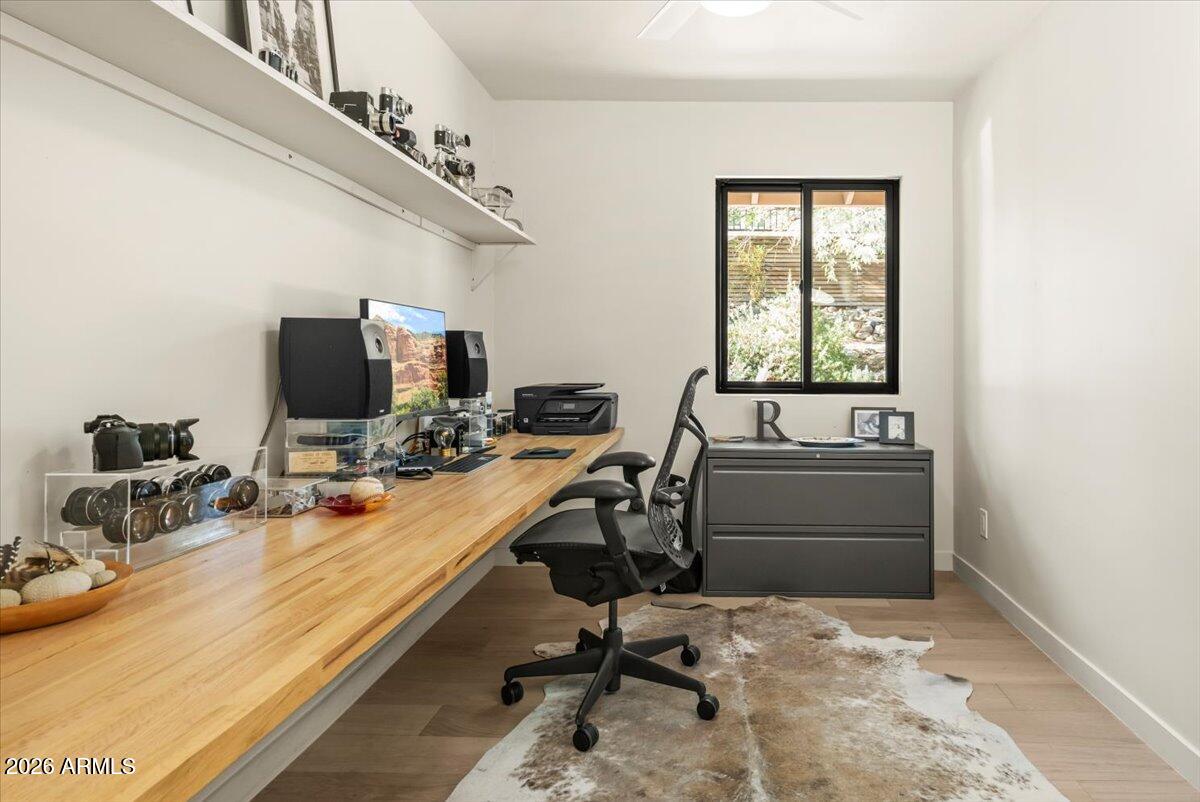 4035 E MCDONALD Drive