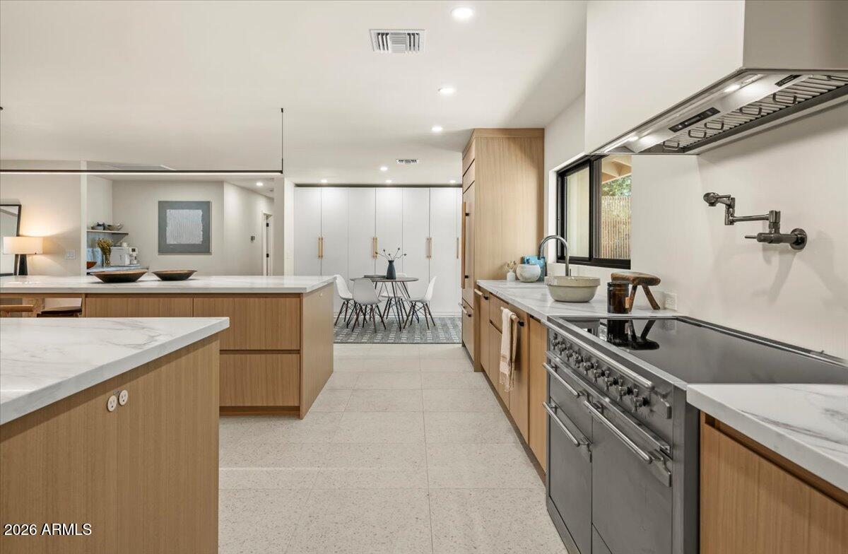 4035 E MCDONALD Drive