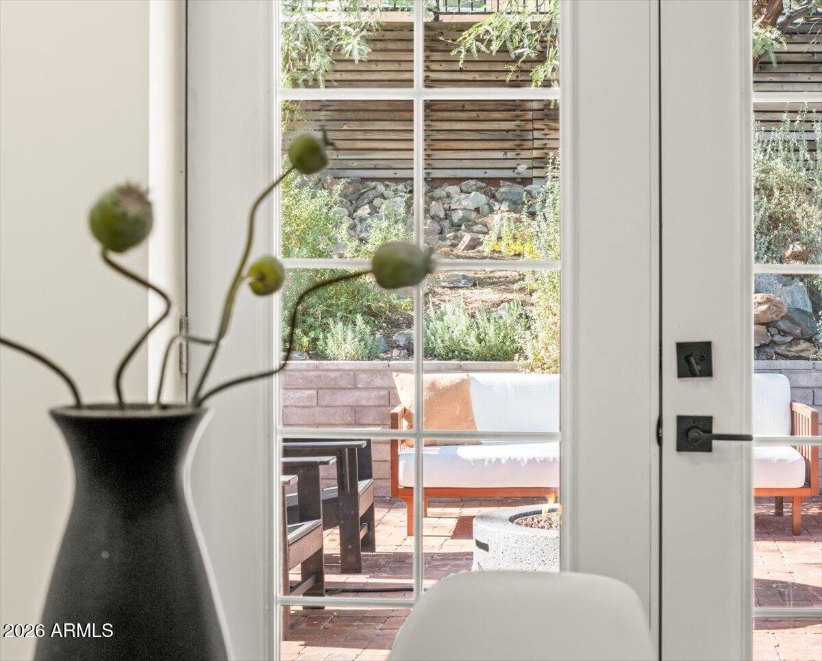 4035 E MCDONALD Drive