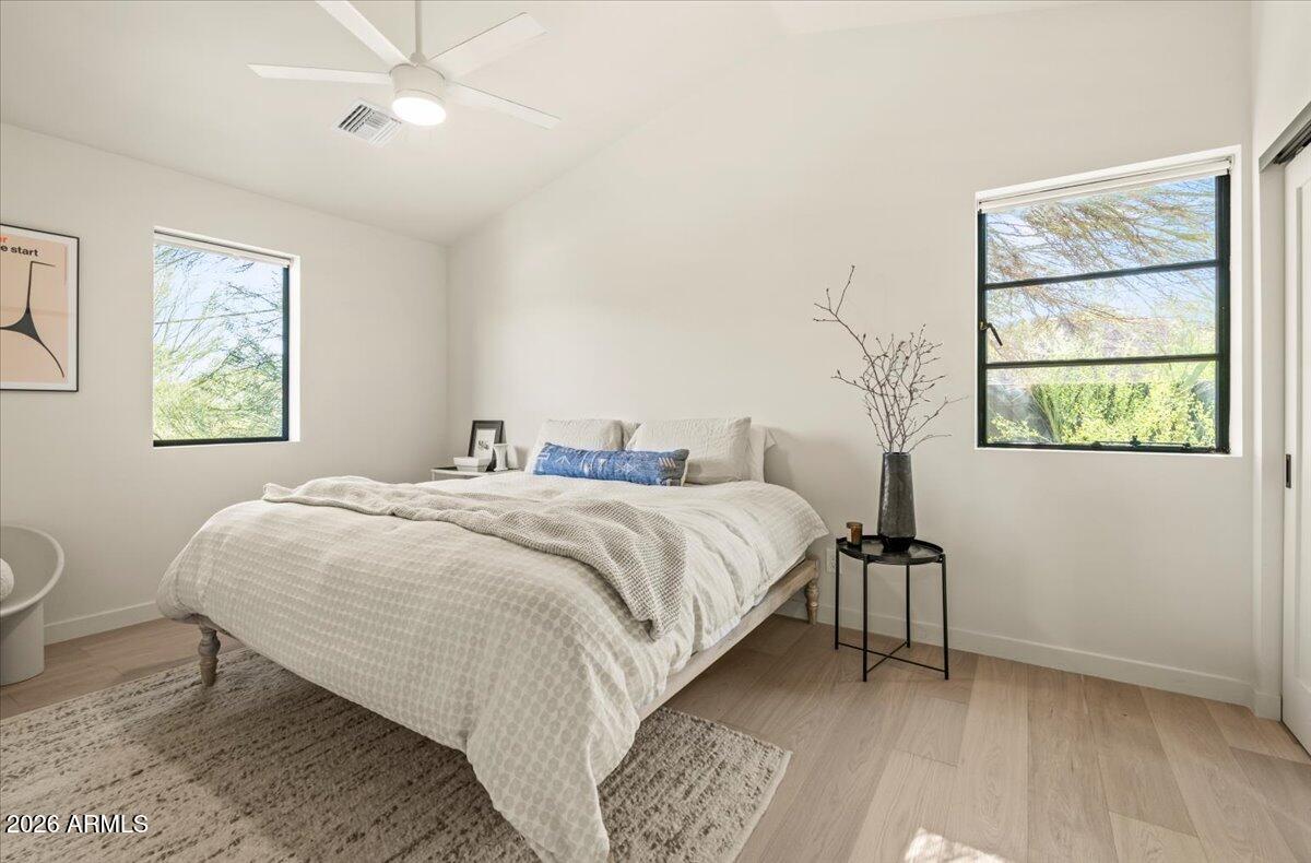 4035 E MCDONALD Drive