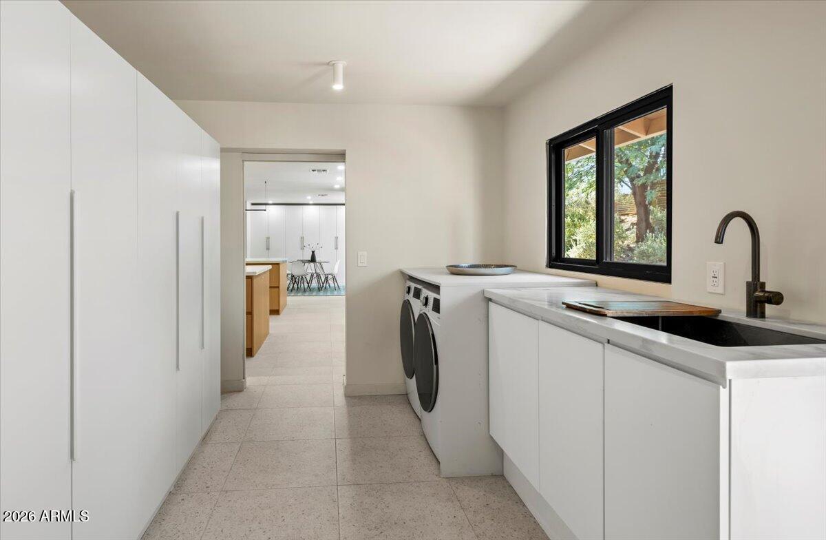 4035 E MCDONALD Drive