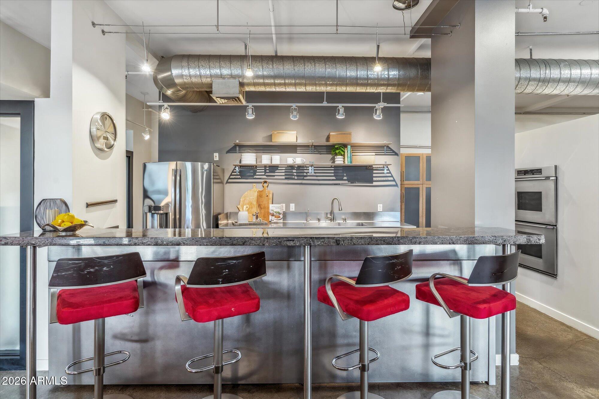 914 E OSBORN Road 202