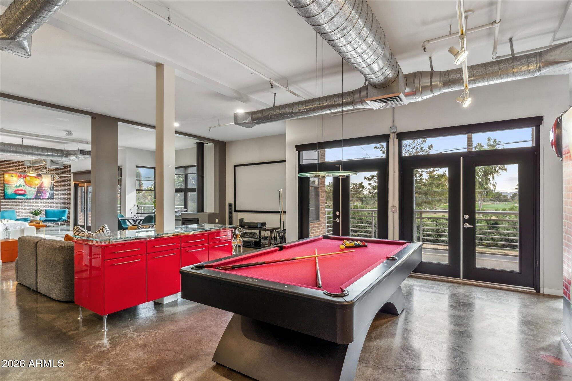 914 E OSBORN Road 202