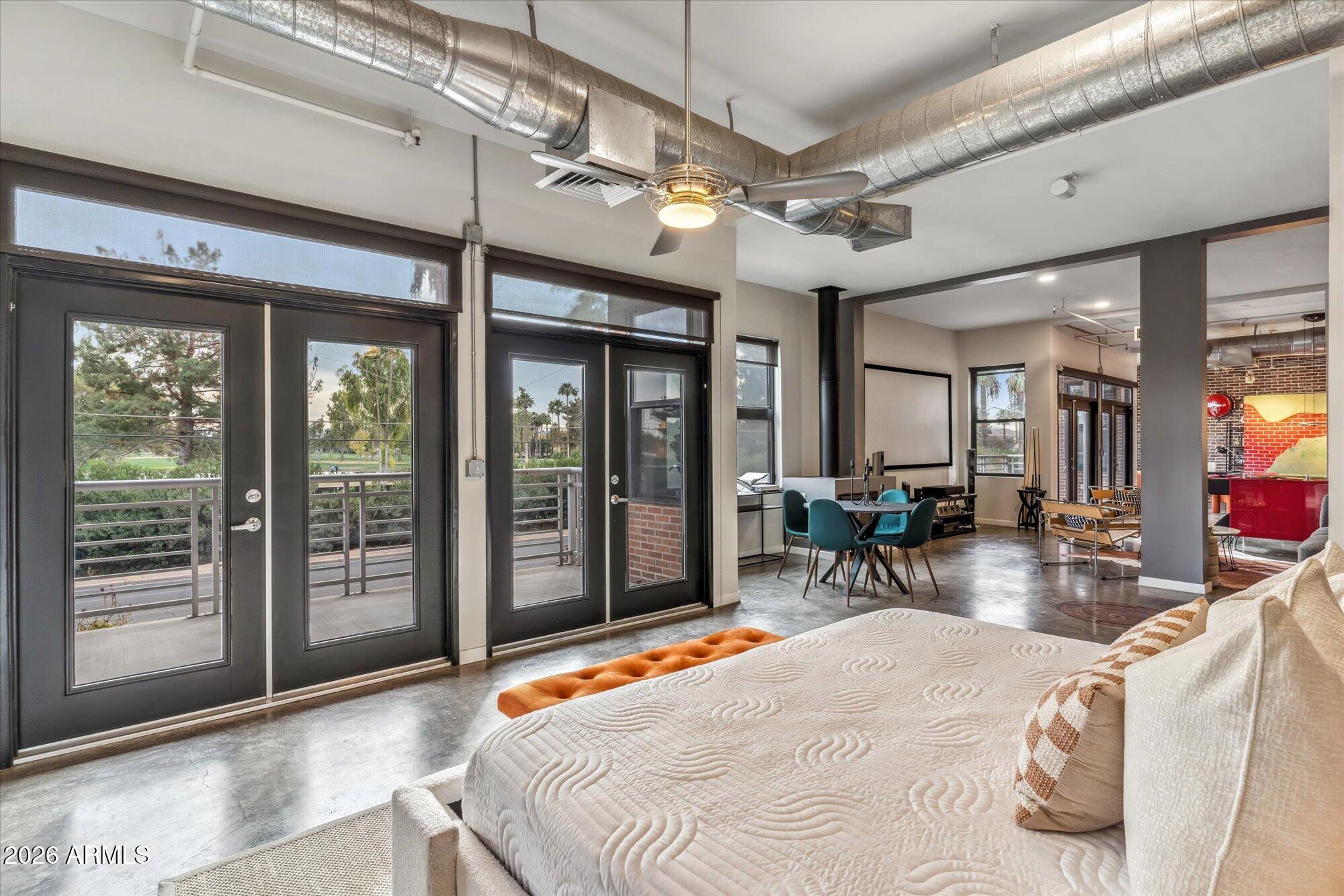 914 E OSBORN Road 202