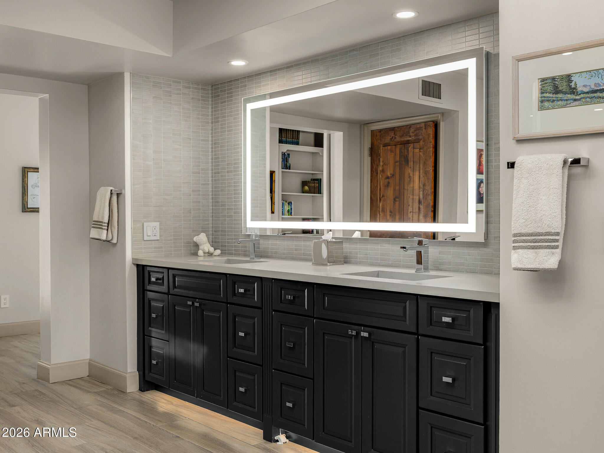 3921 E SAN MIGUEL Avenue