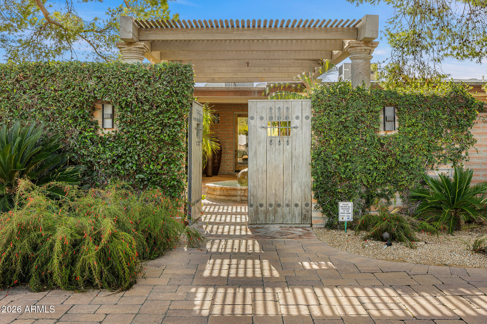 3921 E SAN MIGUEL Avenue