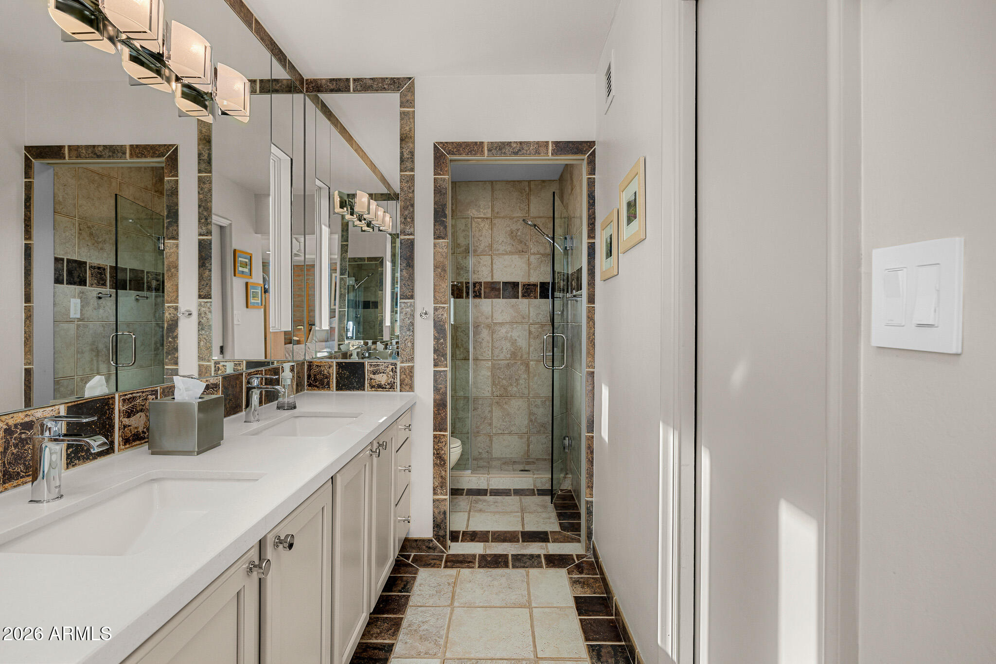 3921 E SAN MIGUEL Avenue