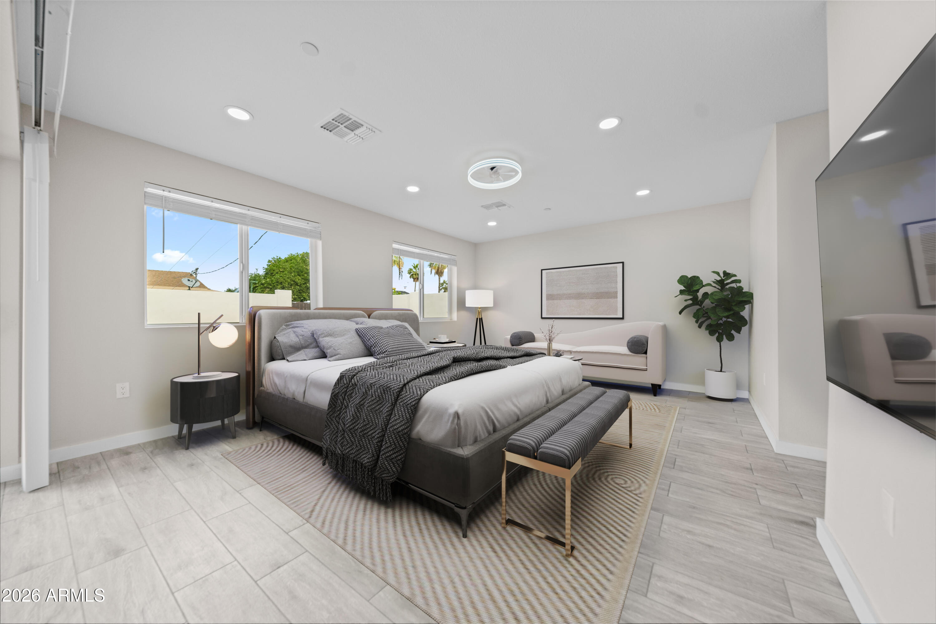 8202 E WHITTON Avenue