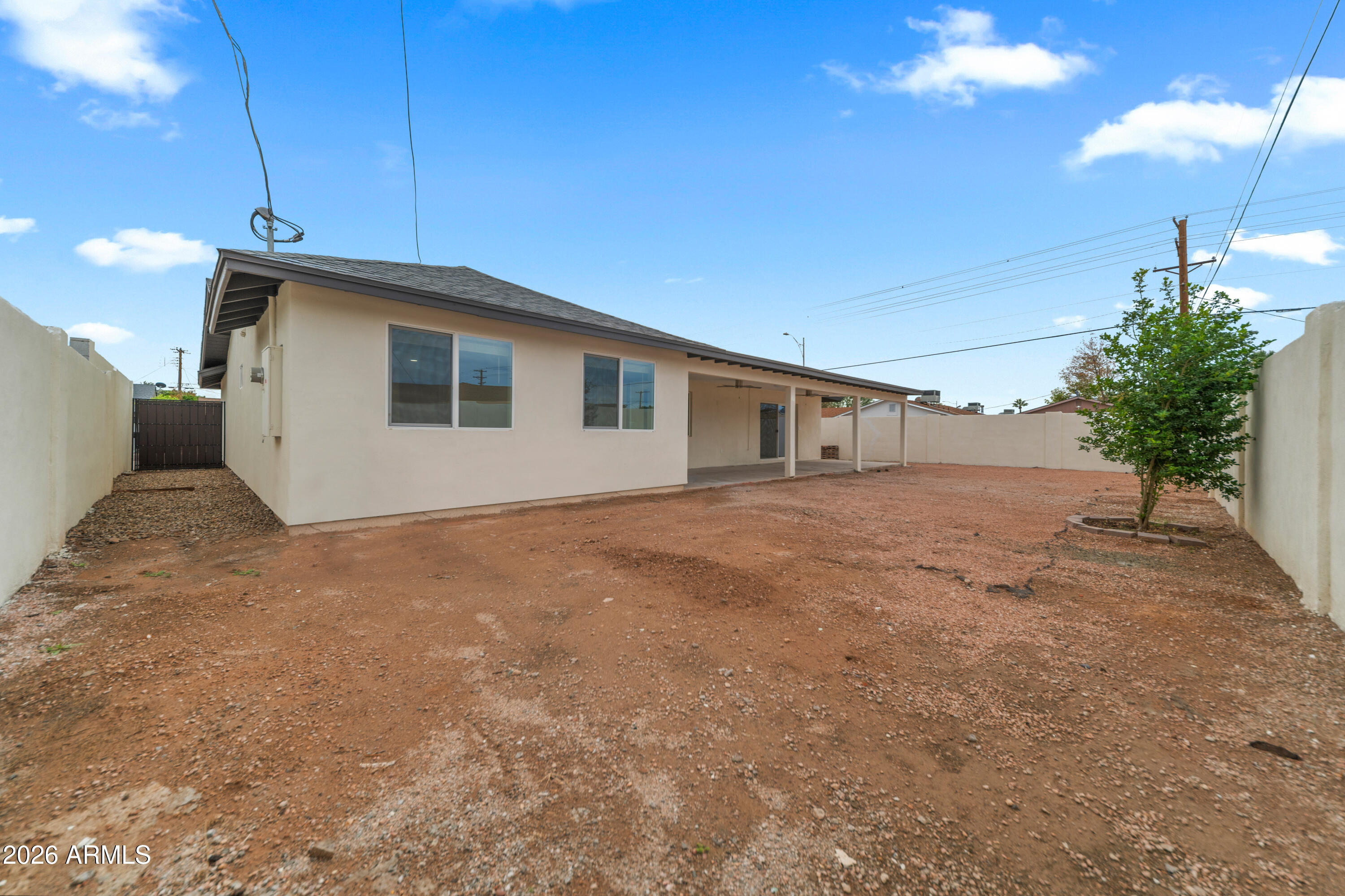 8202 E WHITTON Avenue