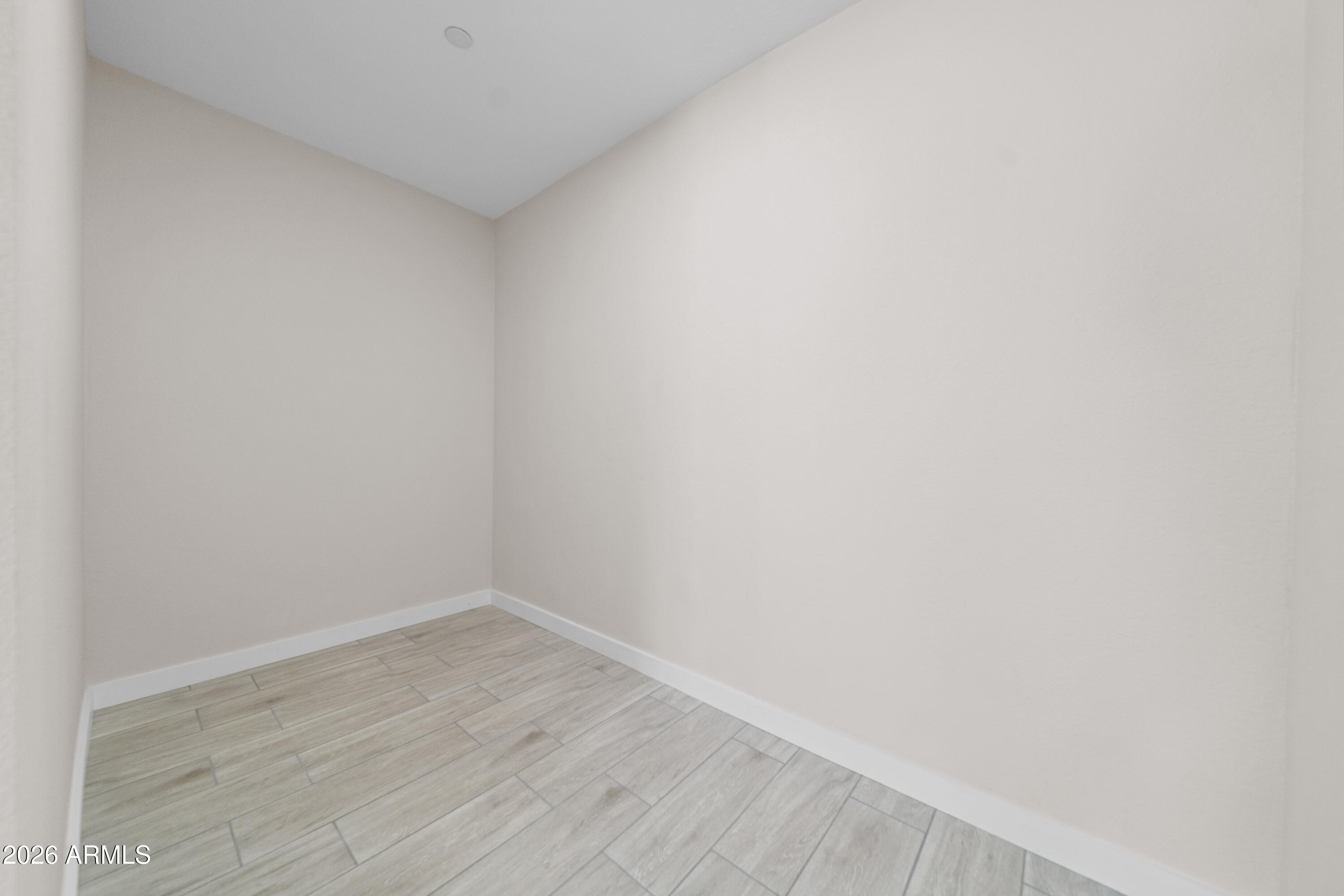 8202 E WHITTON Avenue