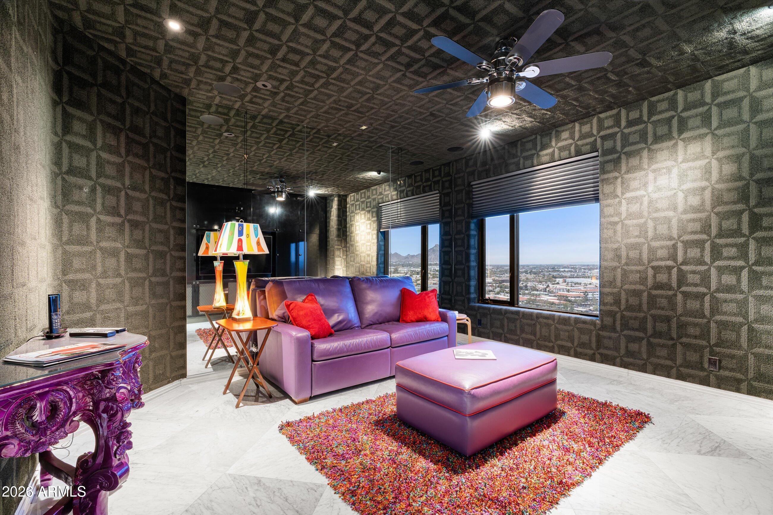 1040 E OSBORN Road 1902