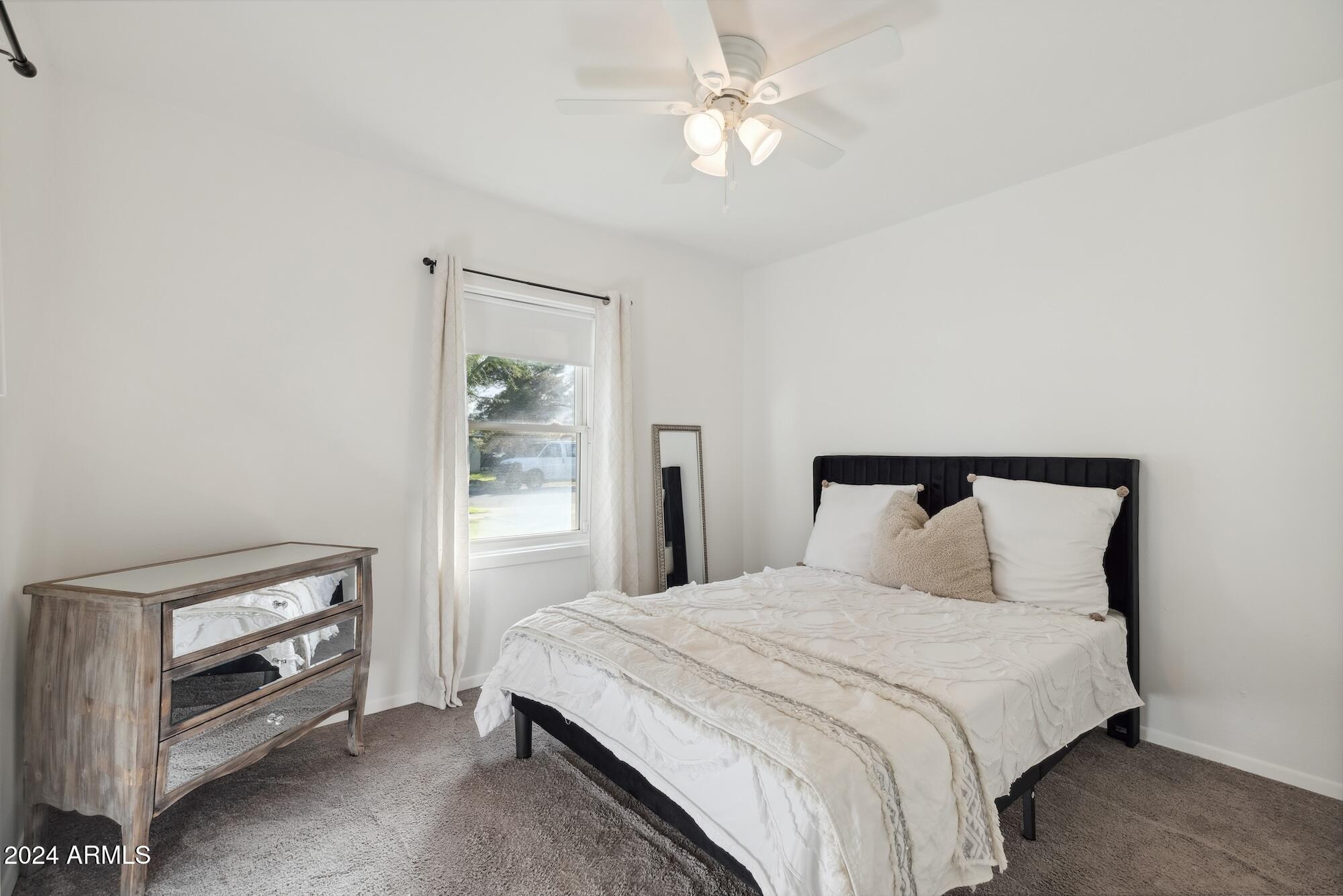 2230 E CLARENDON Avenue