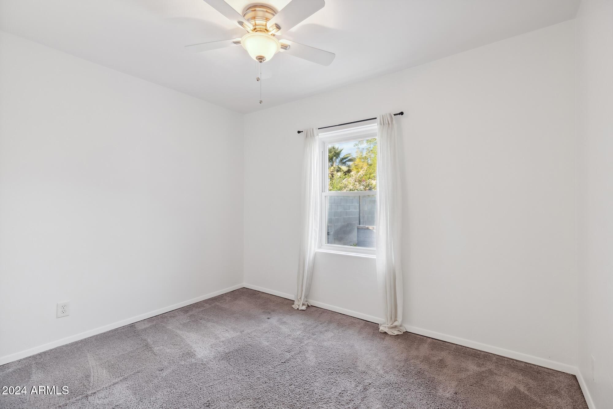 2230 E CLARENDON Avenue