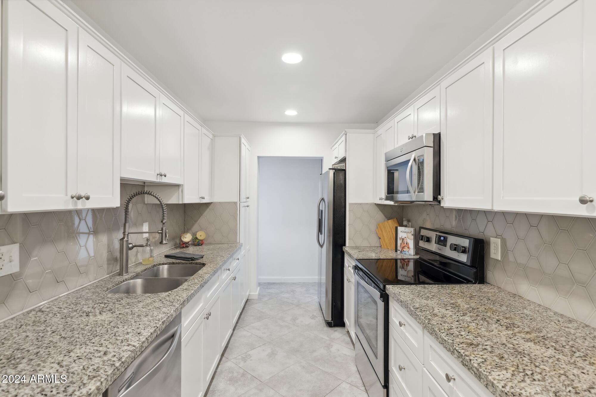 2230 E CLARENDON Avenue