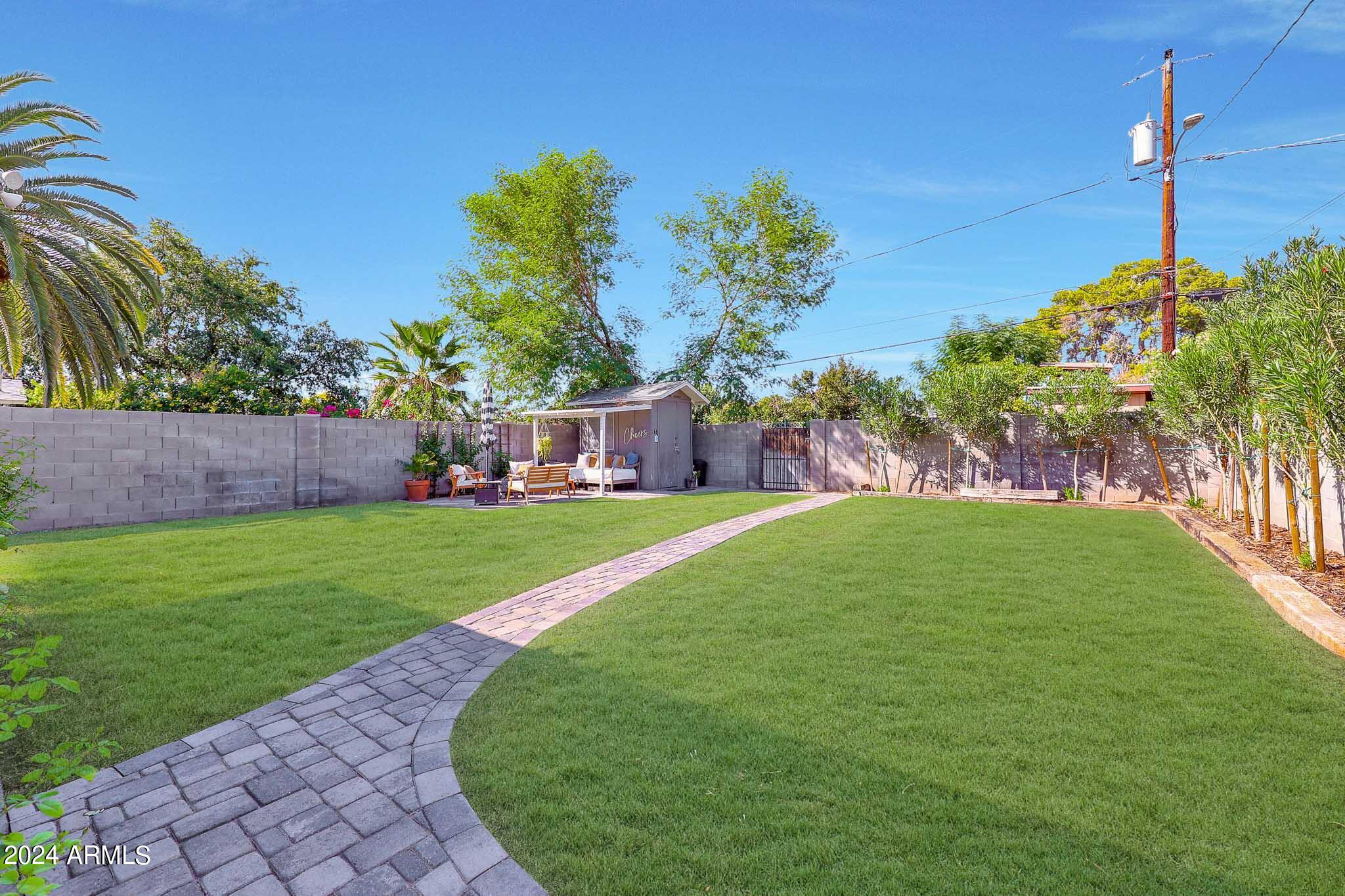 2230 E CLARENDON Avenue