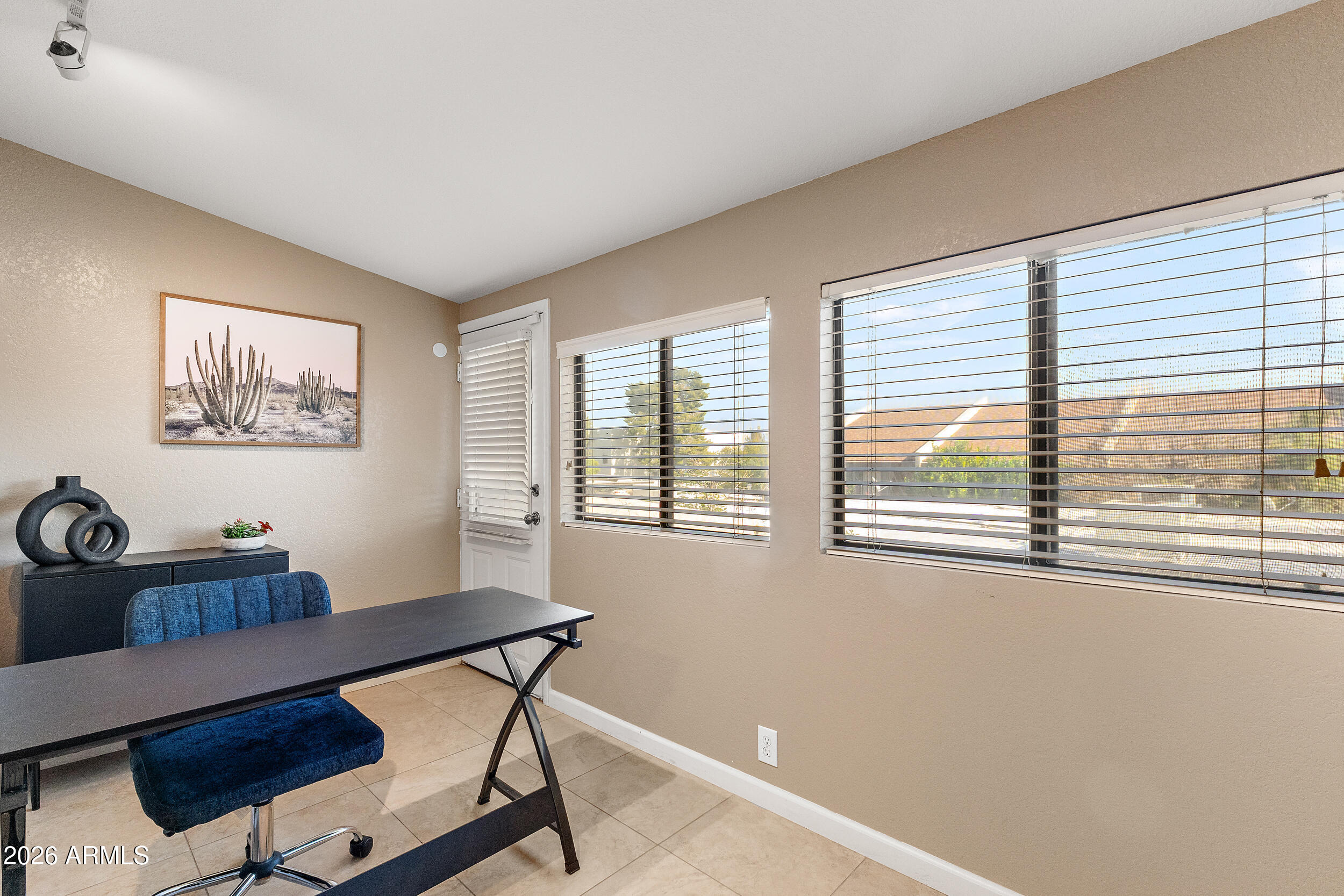 7858 E GLENROSA Avenue