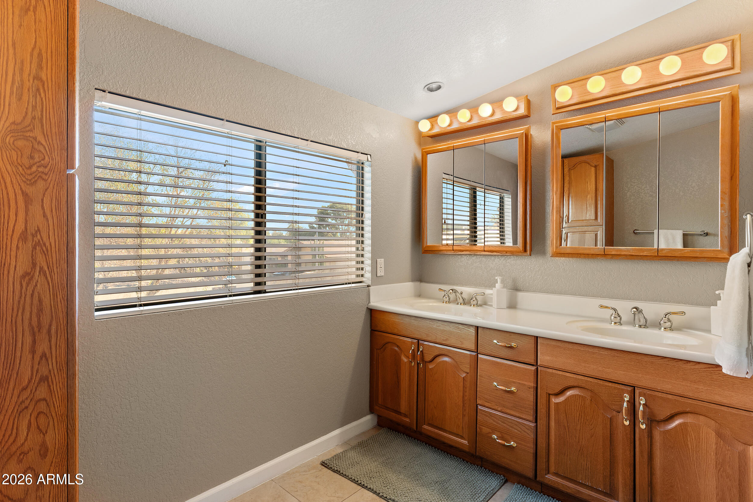 7858 E GLENROSA Avenue