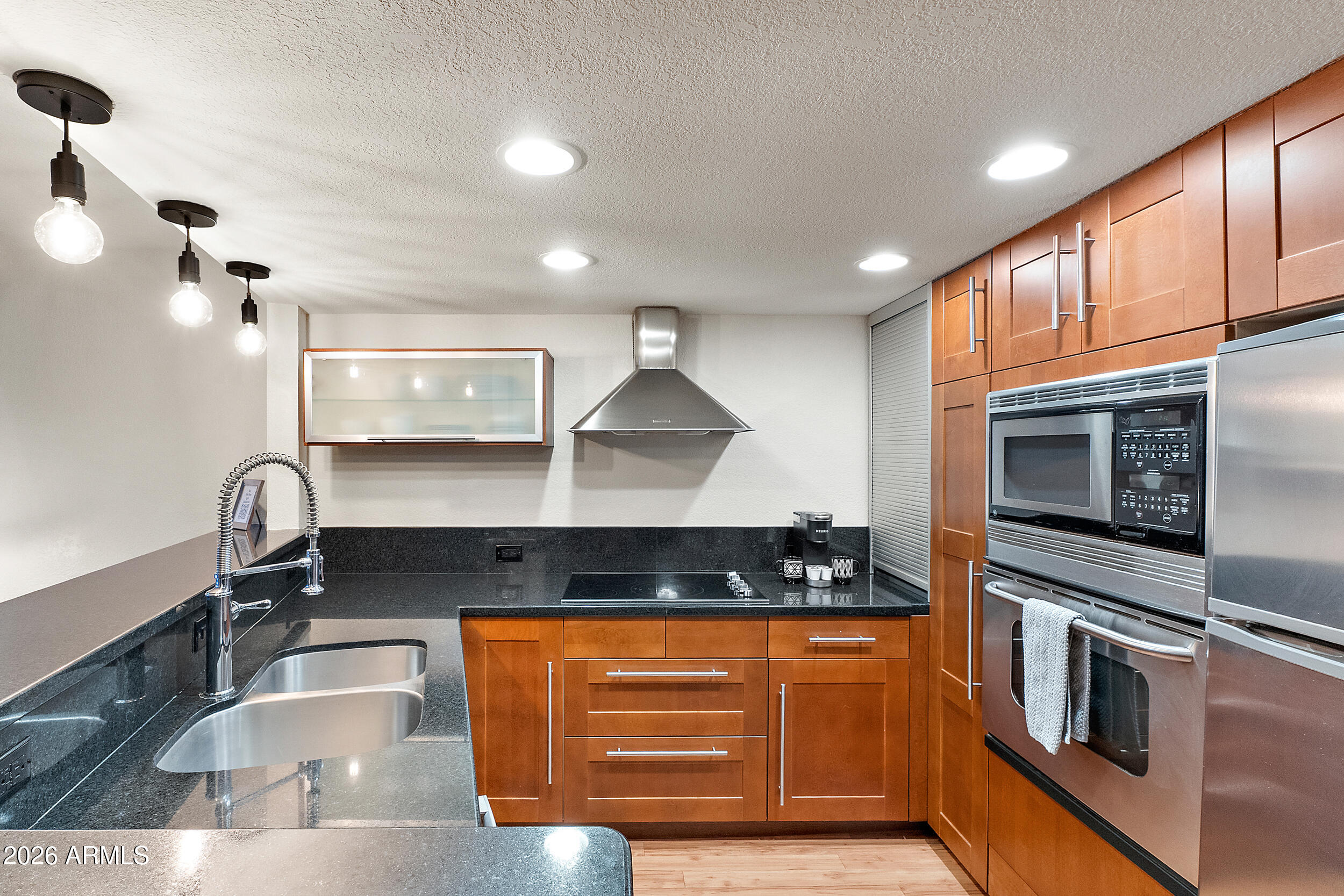 7858 E GLENROSA Avenue