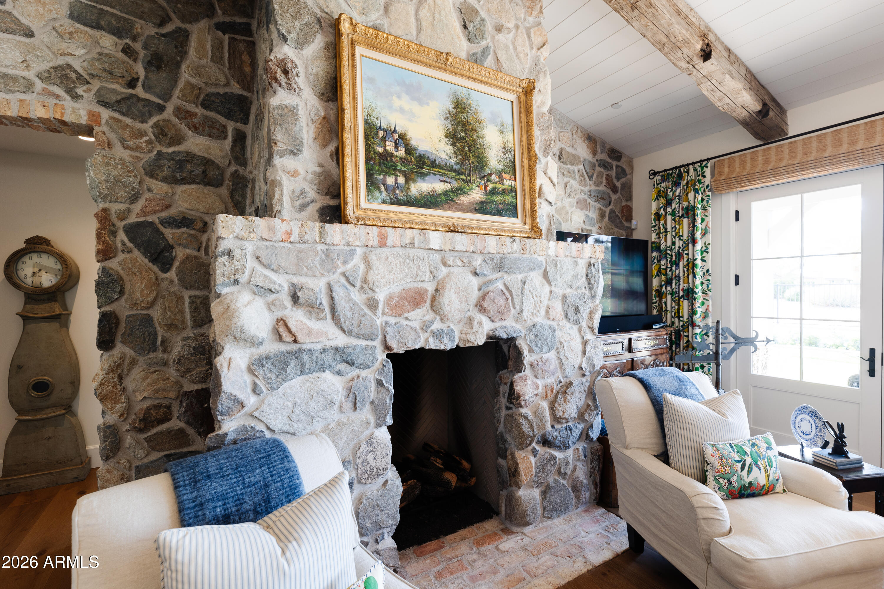 5635 E LINCOLN Drive 60