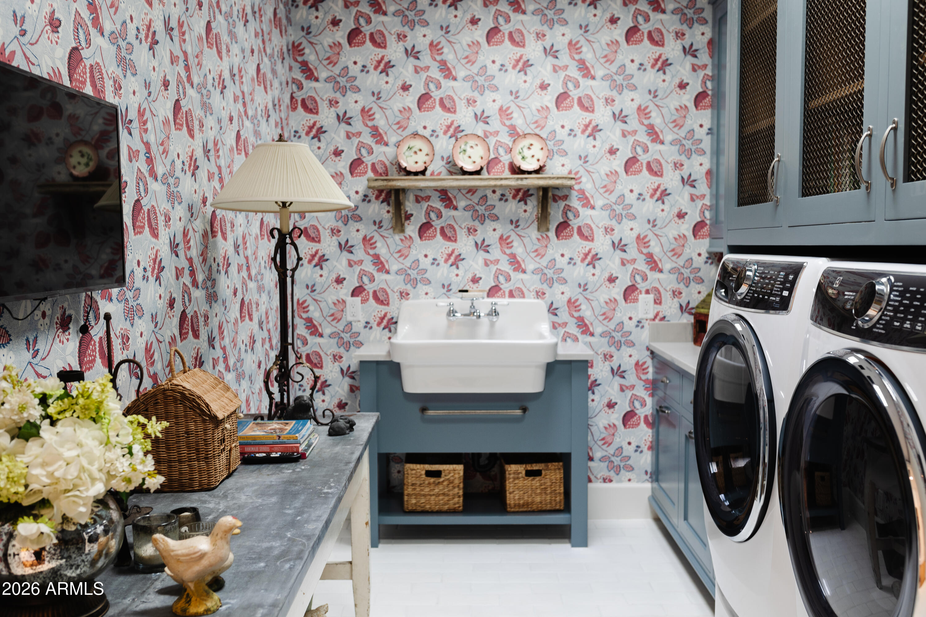 5635 E LINCOLN Drive 60