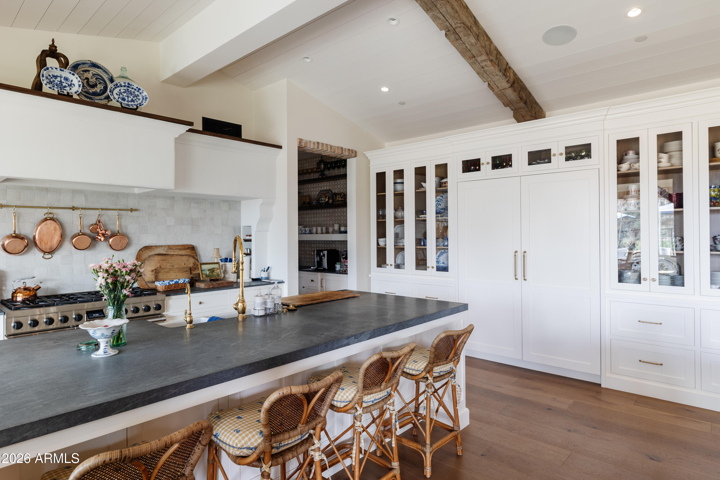 5635 E LINCOLN Drive 60