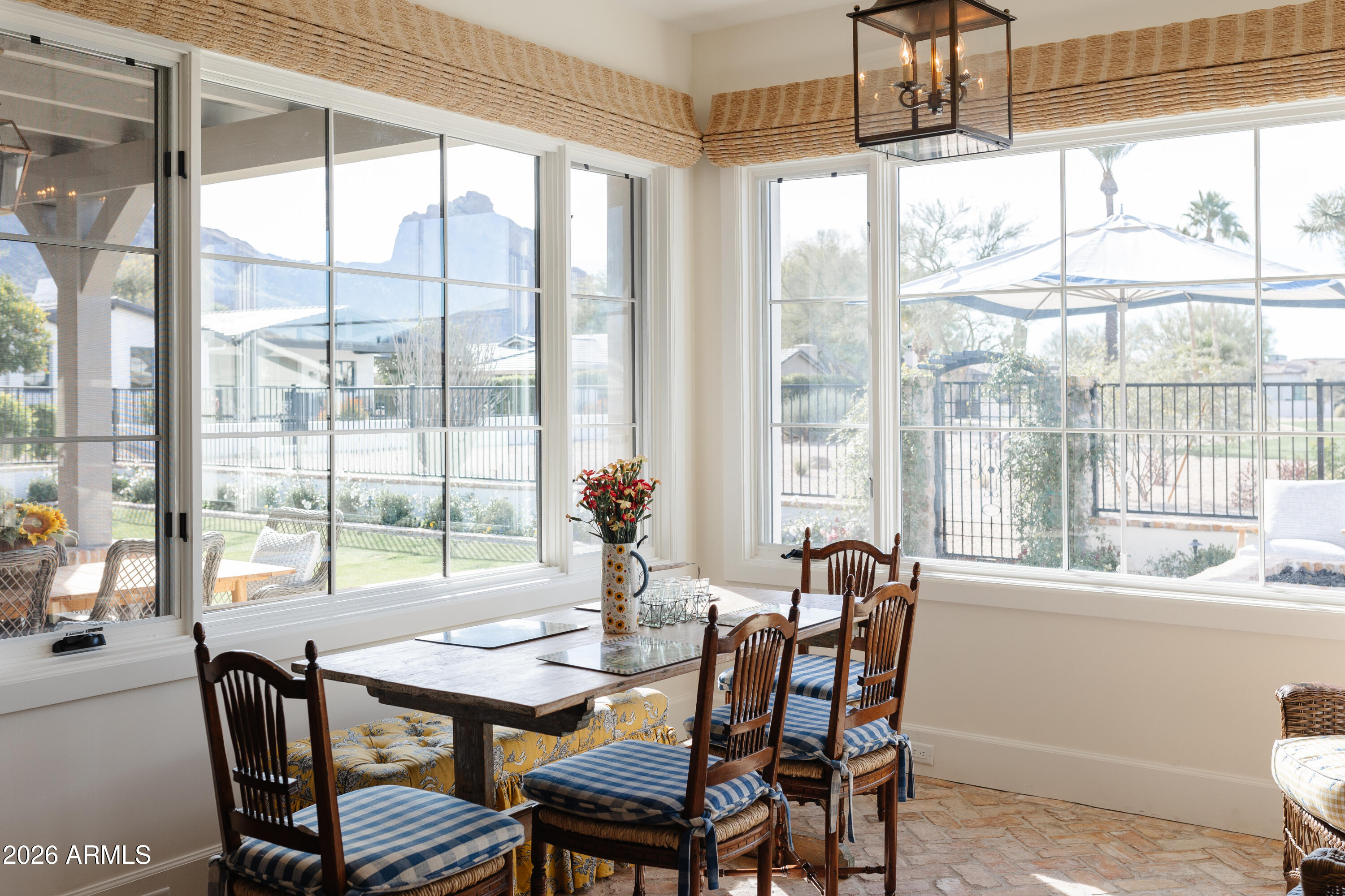 5635 E LINCOLN Drive 60