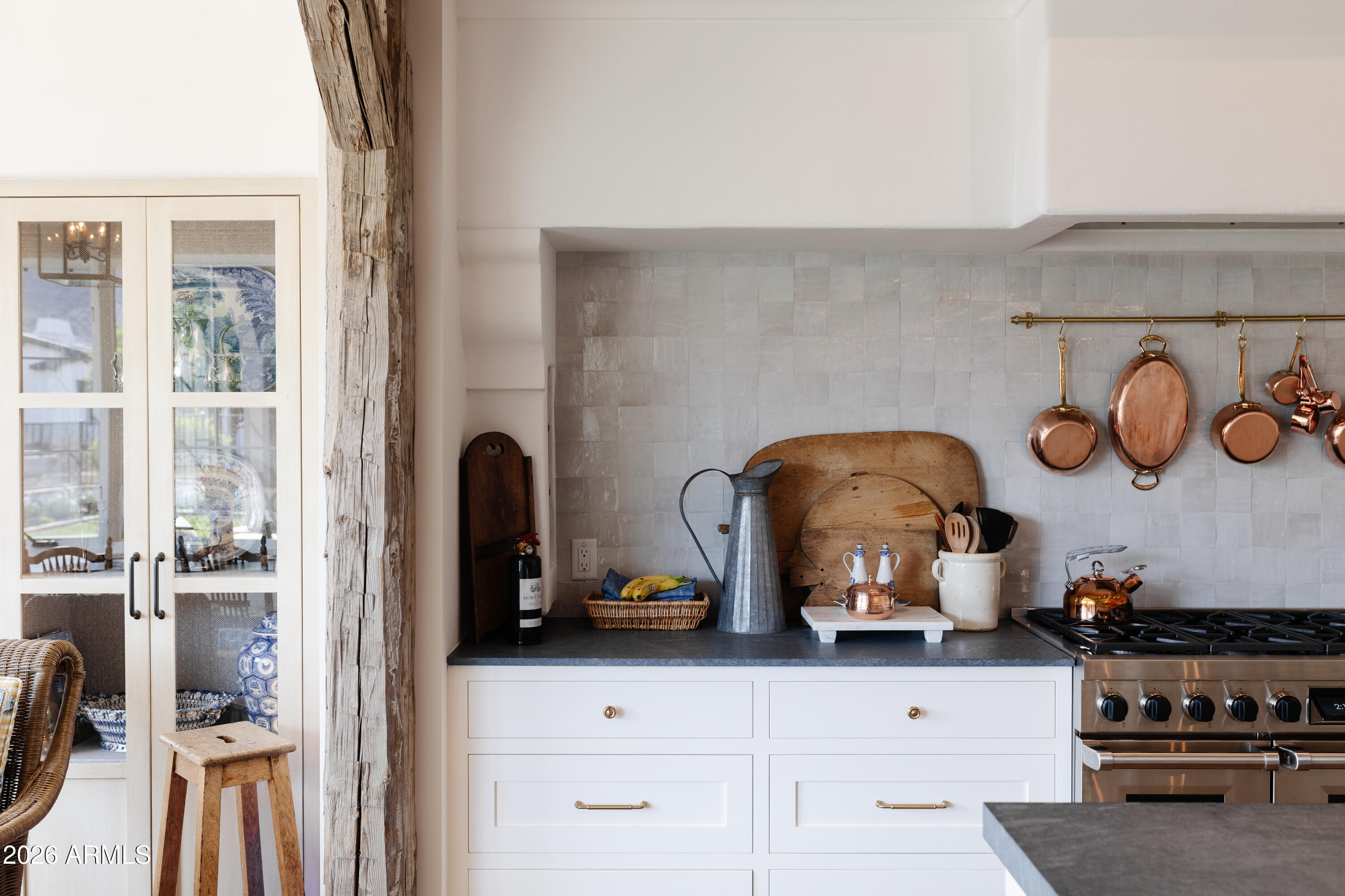 5635 E LINCOLN Drive 60