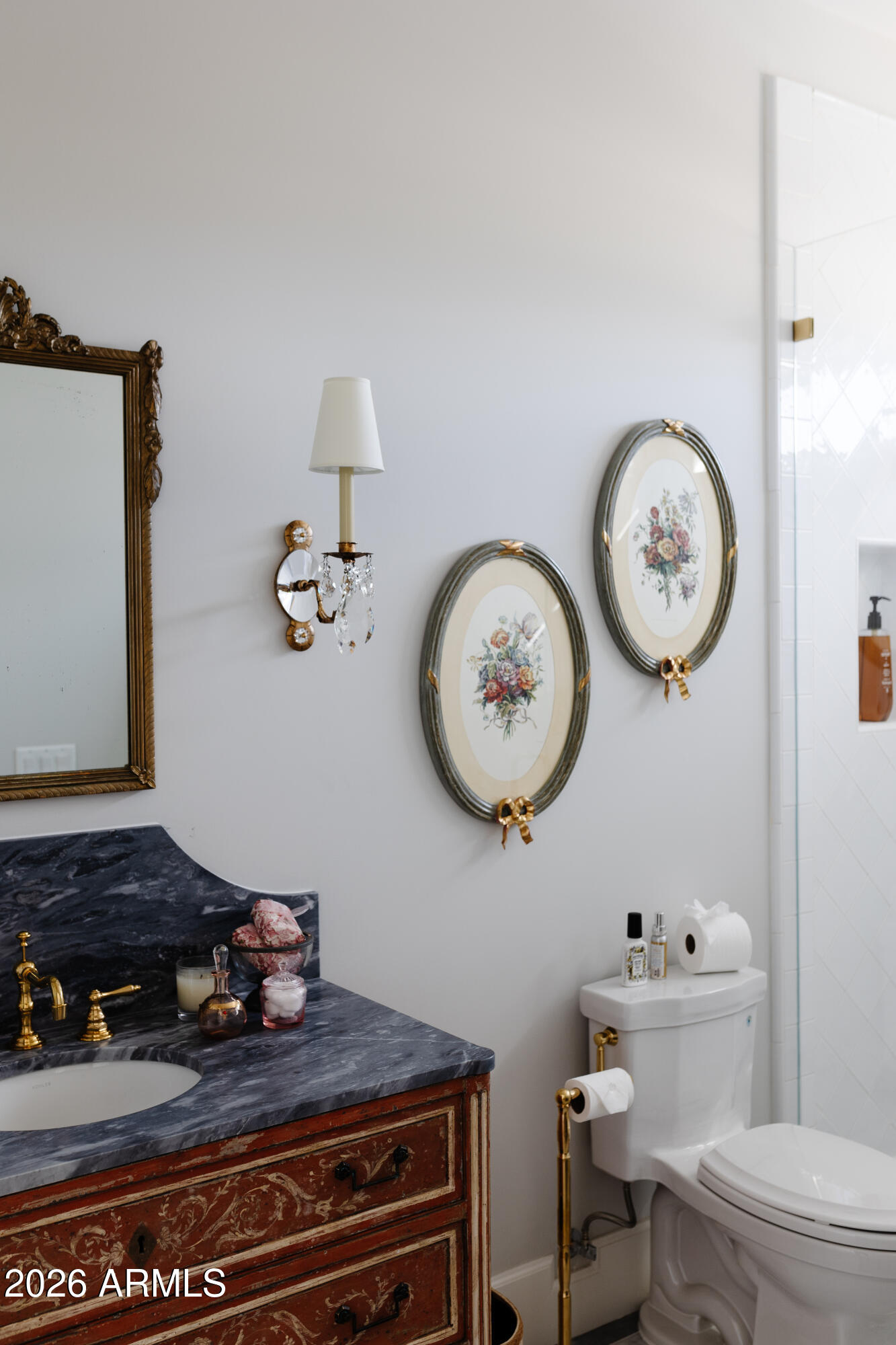 5635 E LINCOLN Drive 60