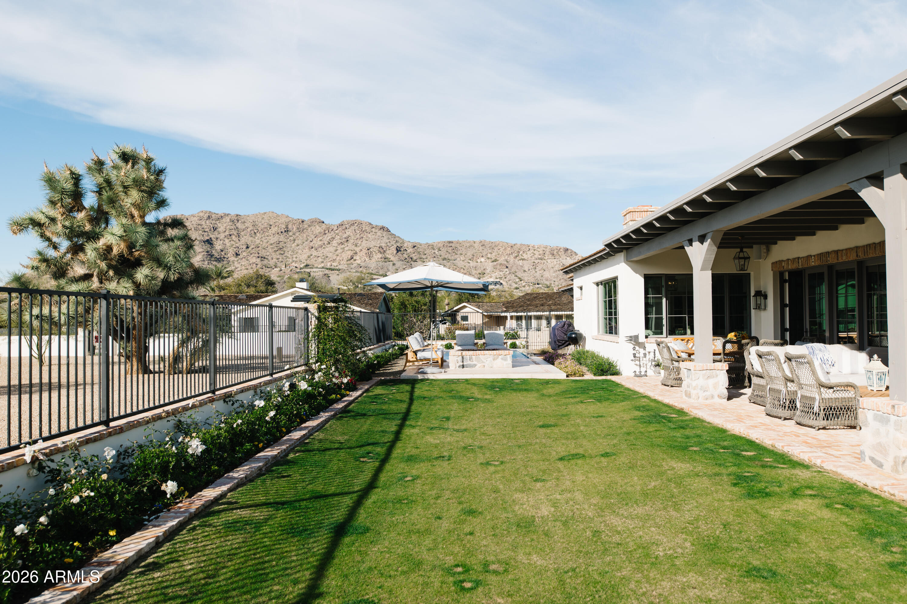 5635 E LINCOLN Drive 60