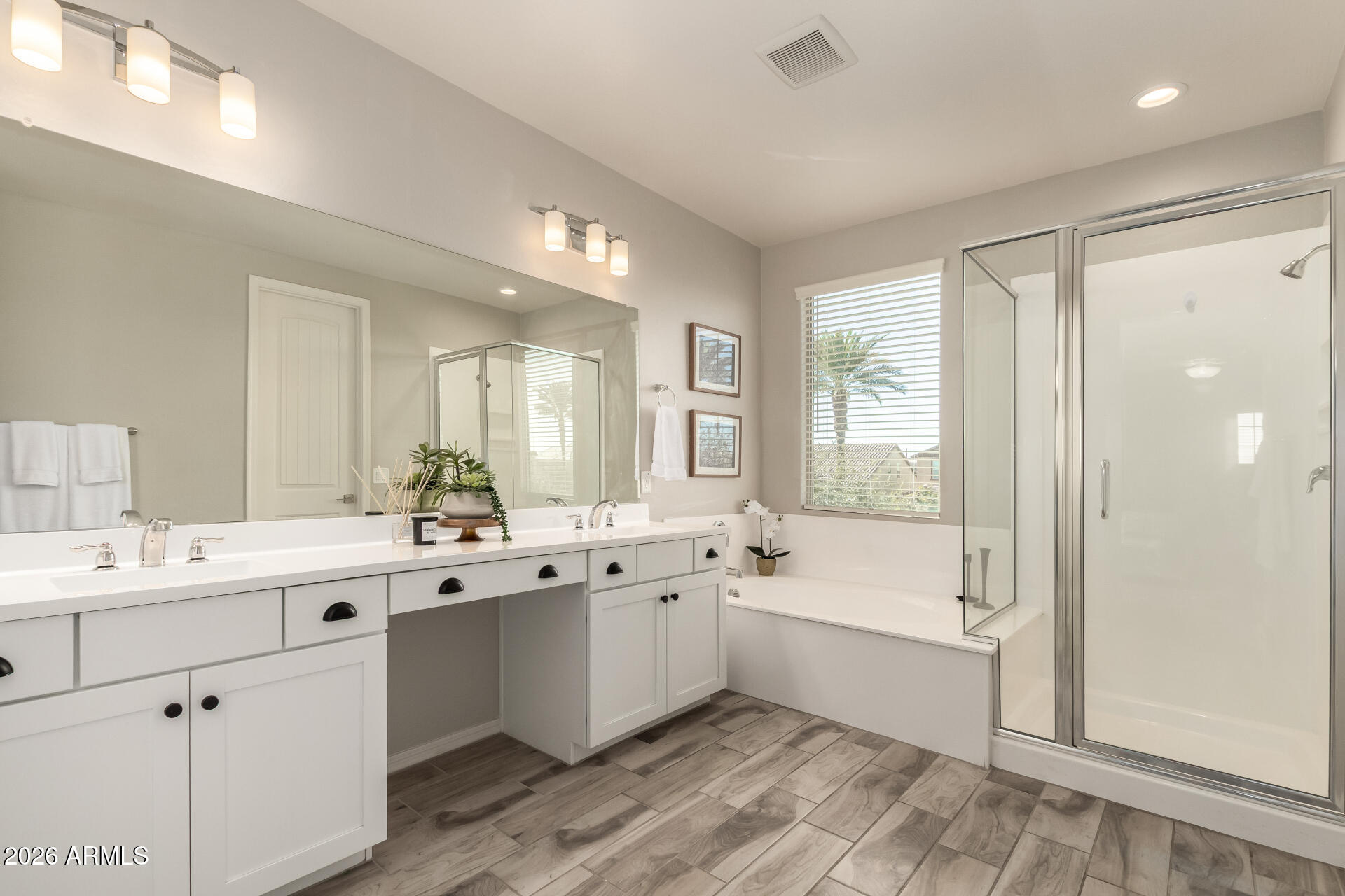 2700 S OLIVER Street