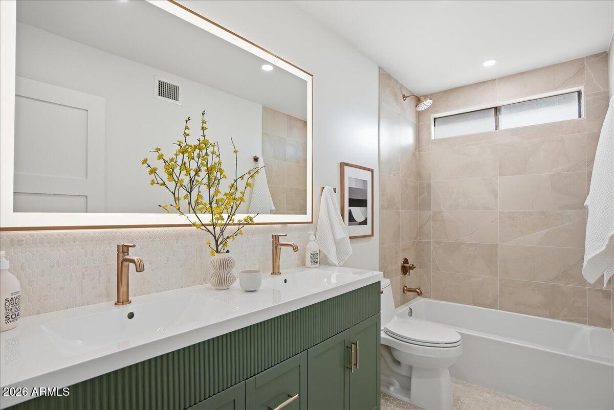 10555 E BELLA VISTA Drive