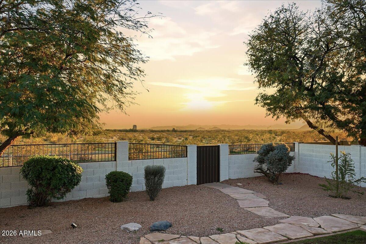 10555 E BELLA VISTA Drive