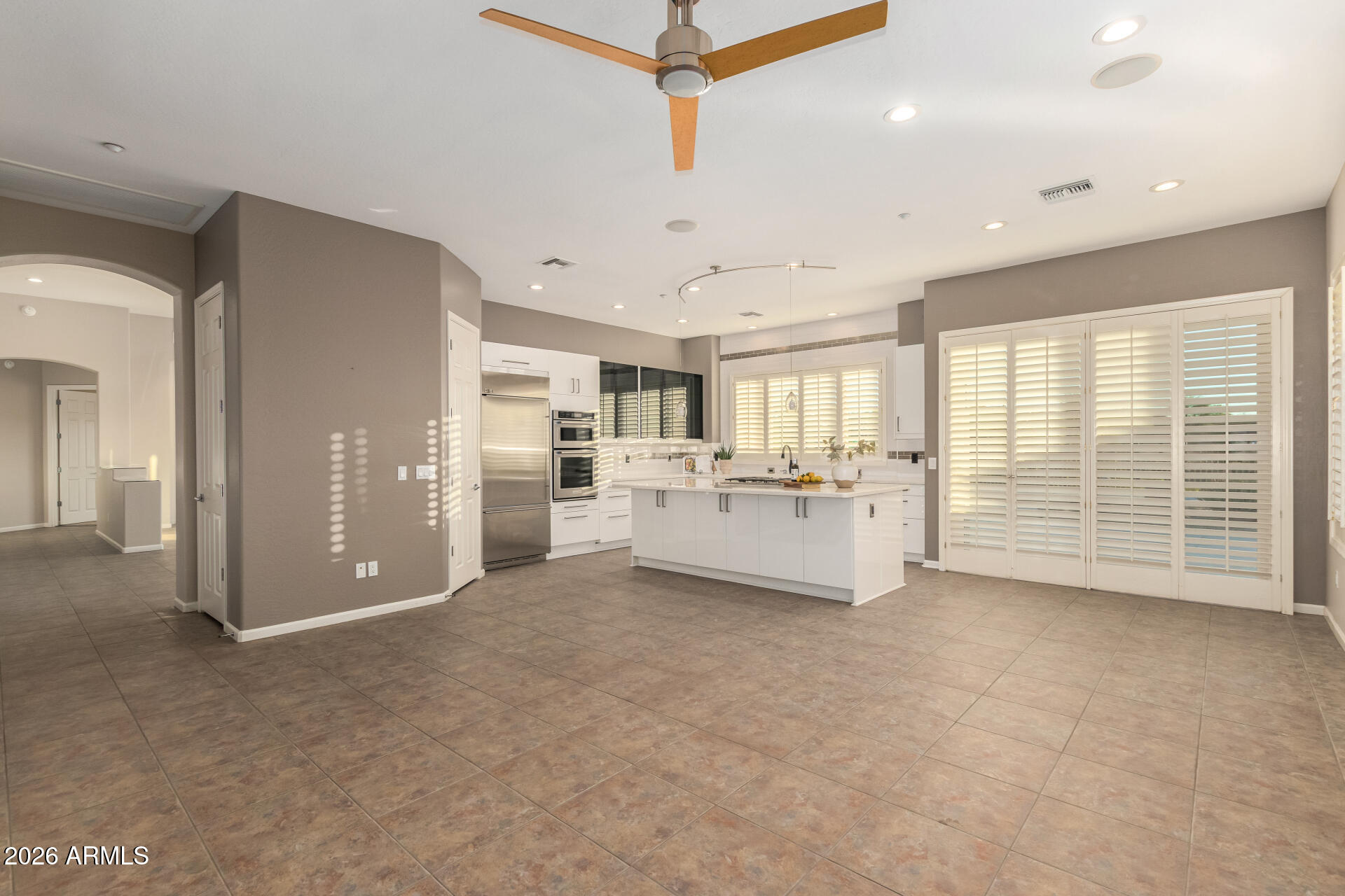 11221 E GREENWAY Road