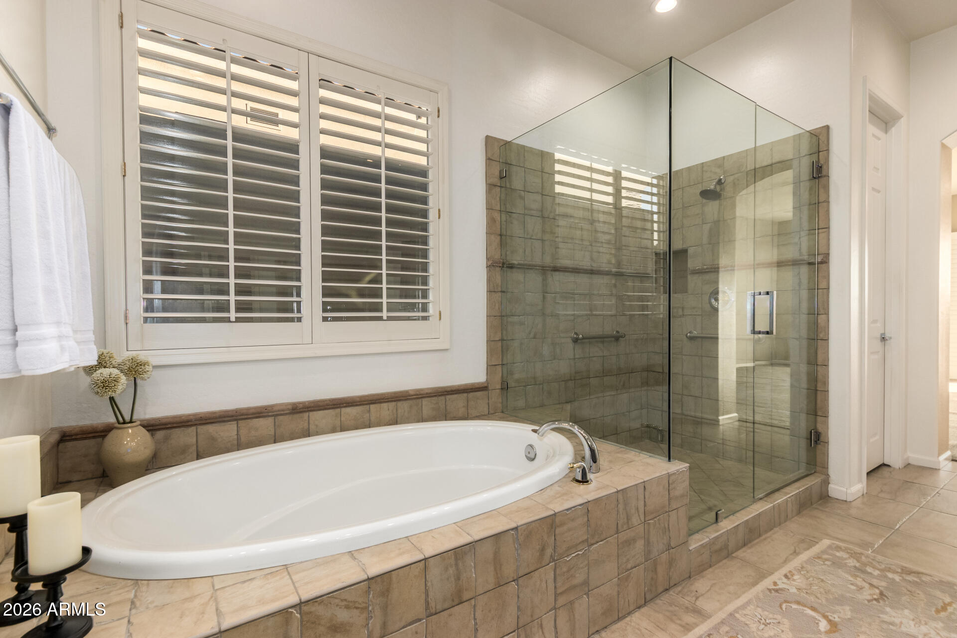 11221 E GREENWAY Road