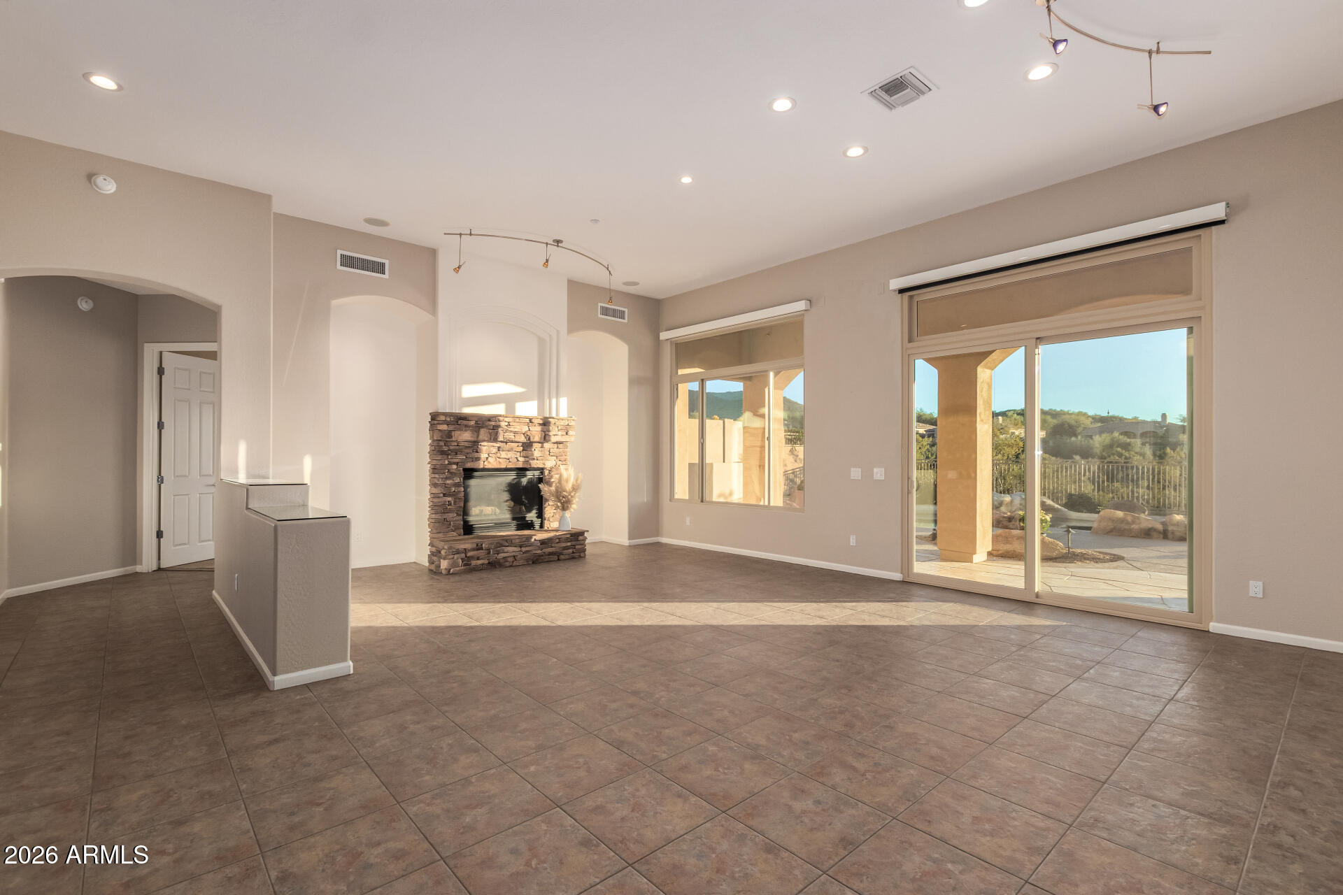 11221 E GREENWAY Road