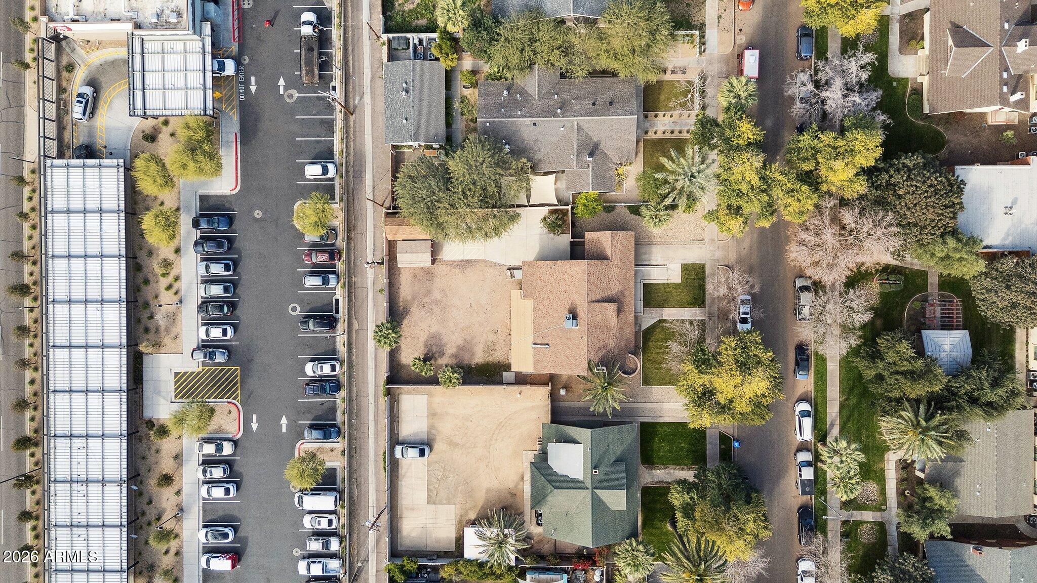 816 N 6th Avenue