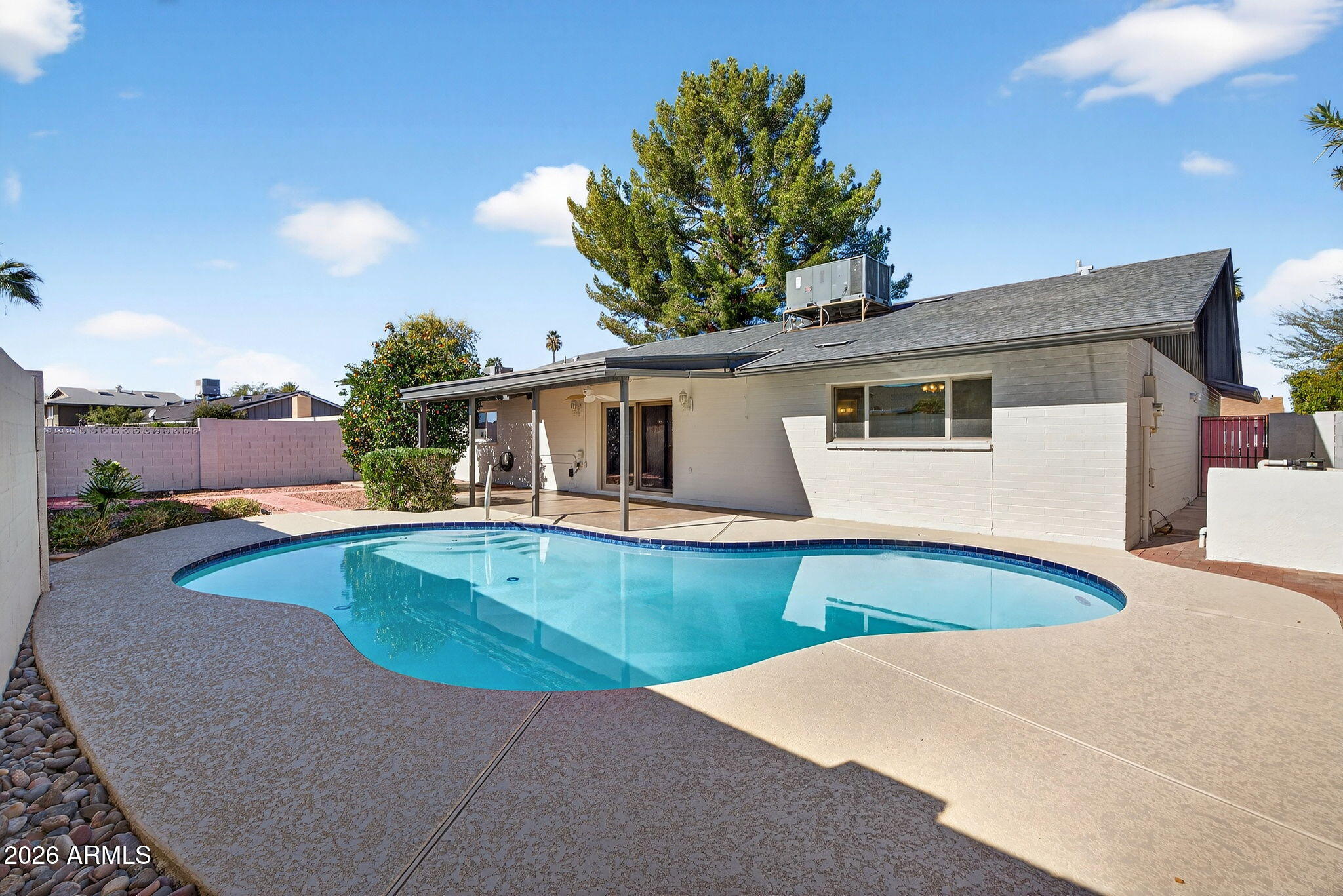 1725 E LA JOLLA Drive