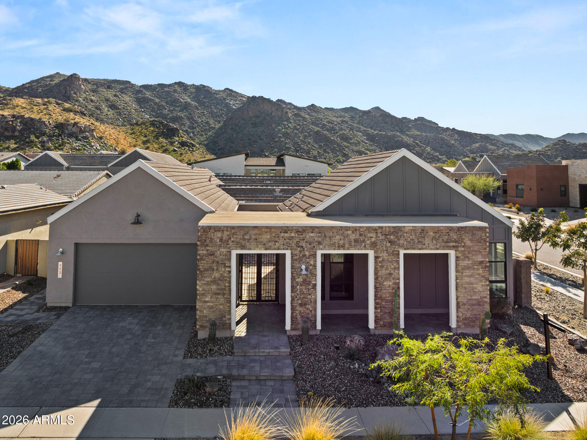 713 E KACHINA Trail