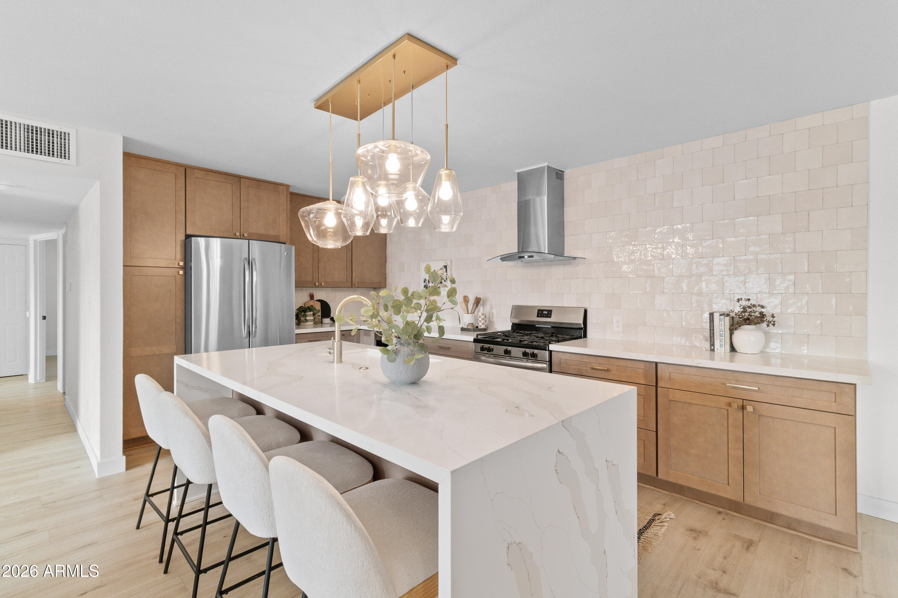 6802 E LOMA LAND Drive