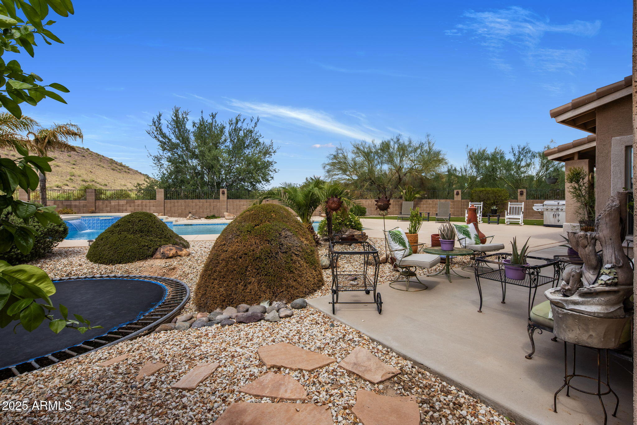 2120 E VISTA BONITA Drive