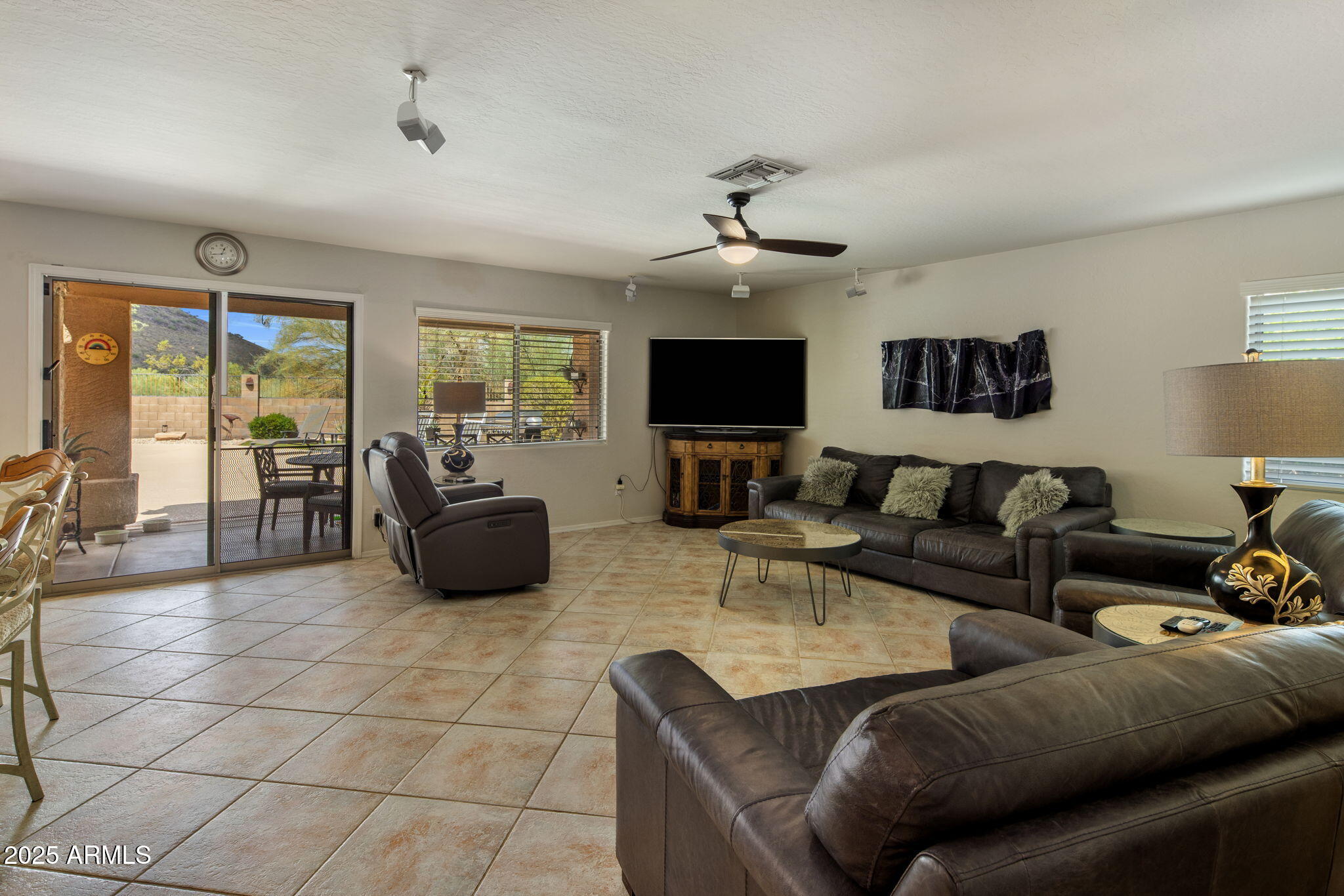 2120 E VISTA BONITA Drive