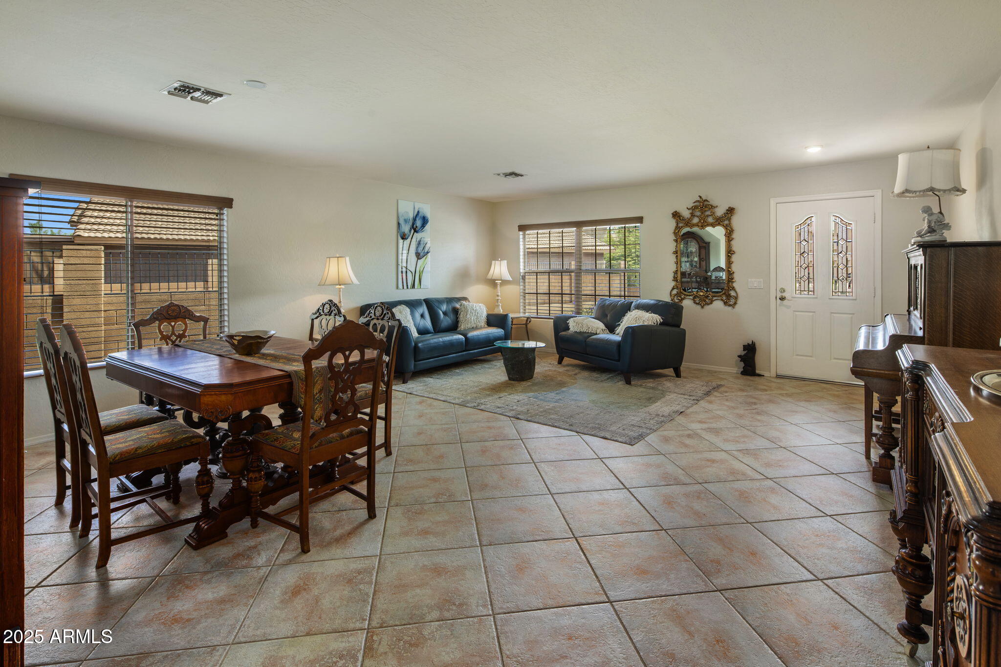 2120 E VISTA BONITA Drive