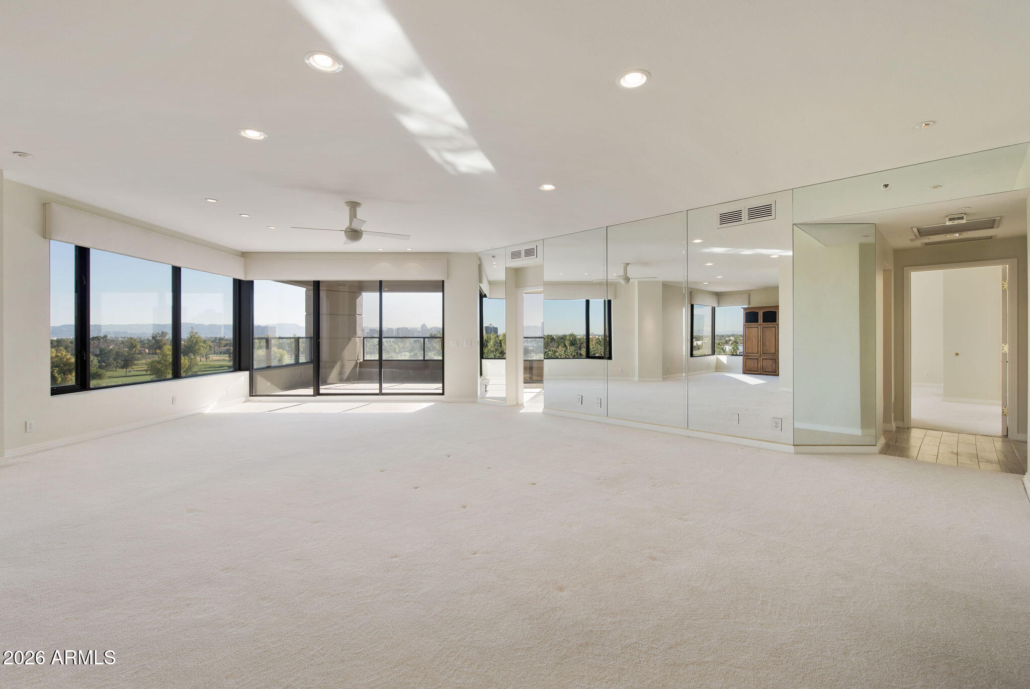 1040 E OSBORN Road 601