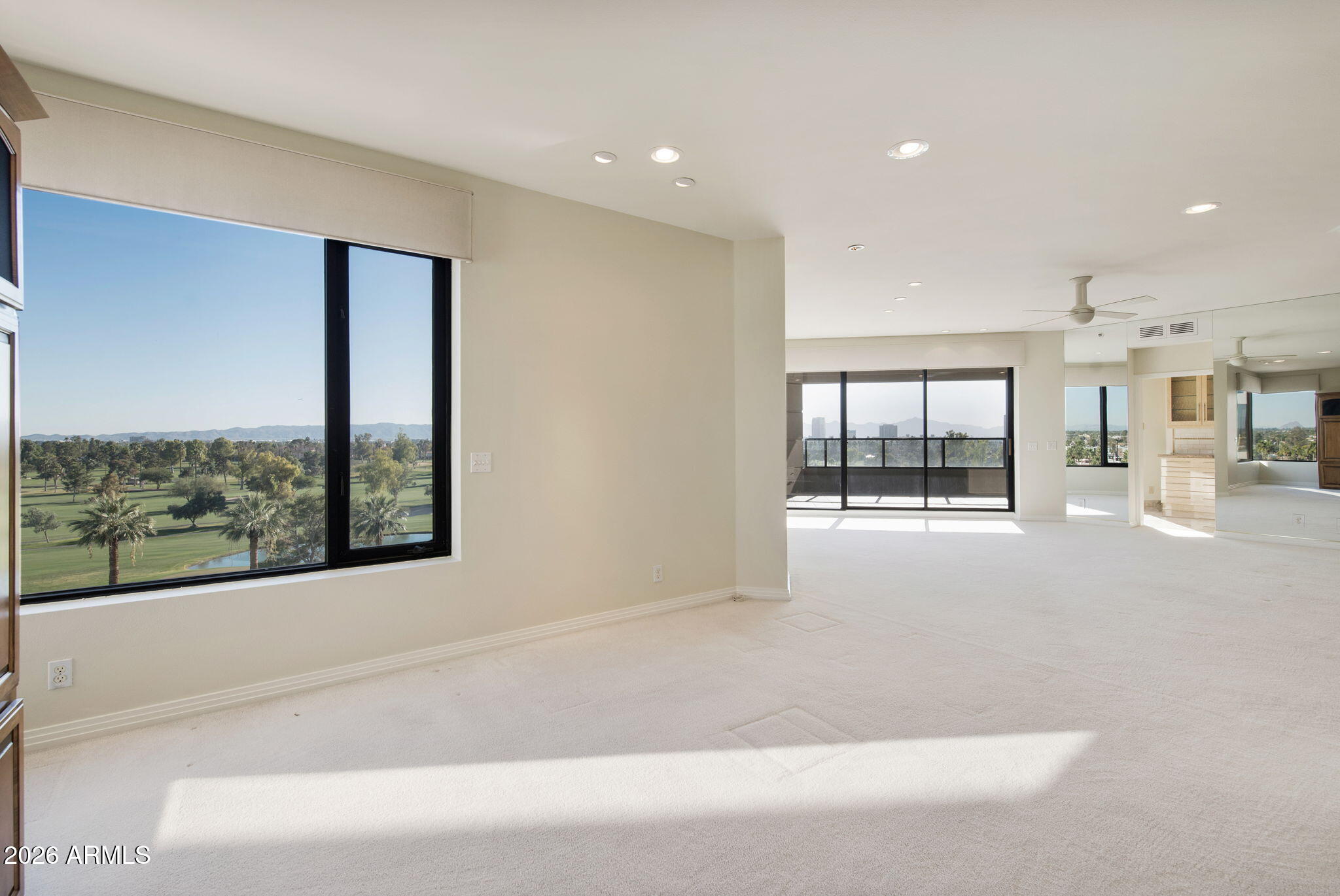 1040 E OSBORN Road 601