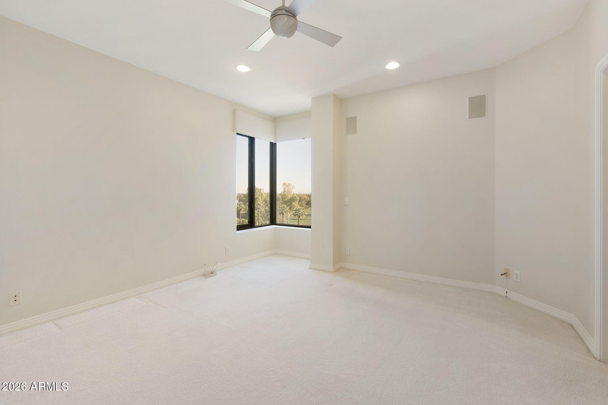 1040 E OSBORN Road 601