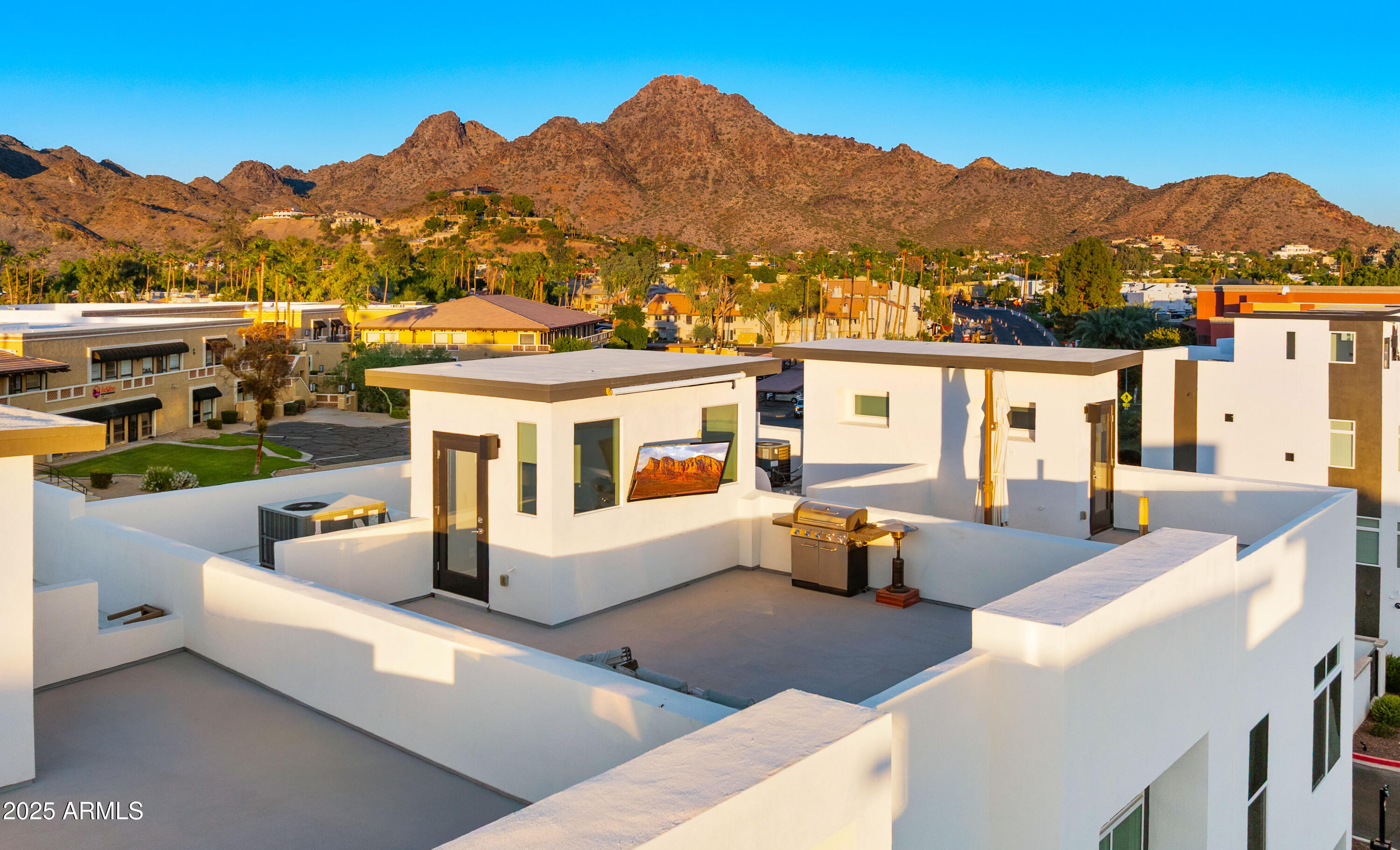 1717 E MORTEN Avenue 5