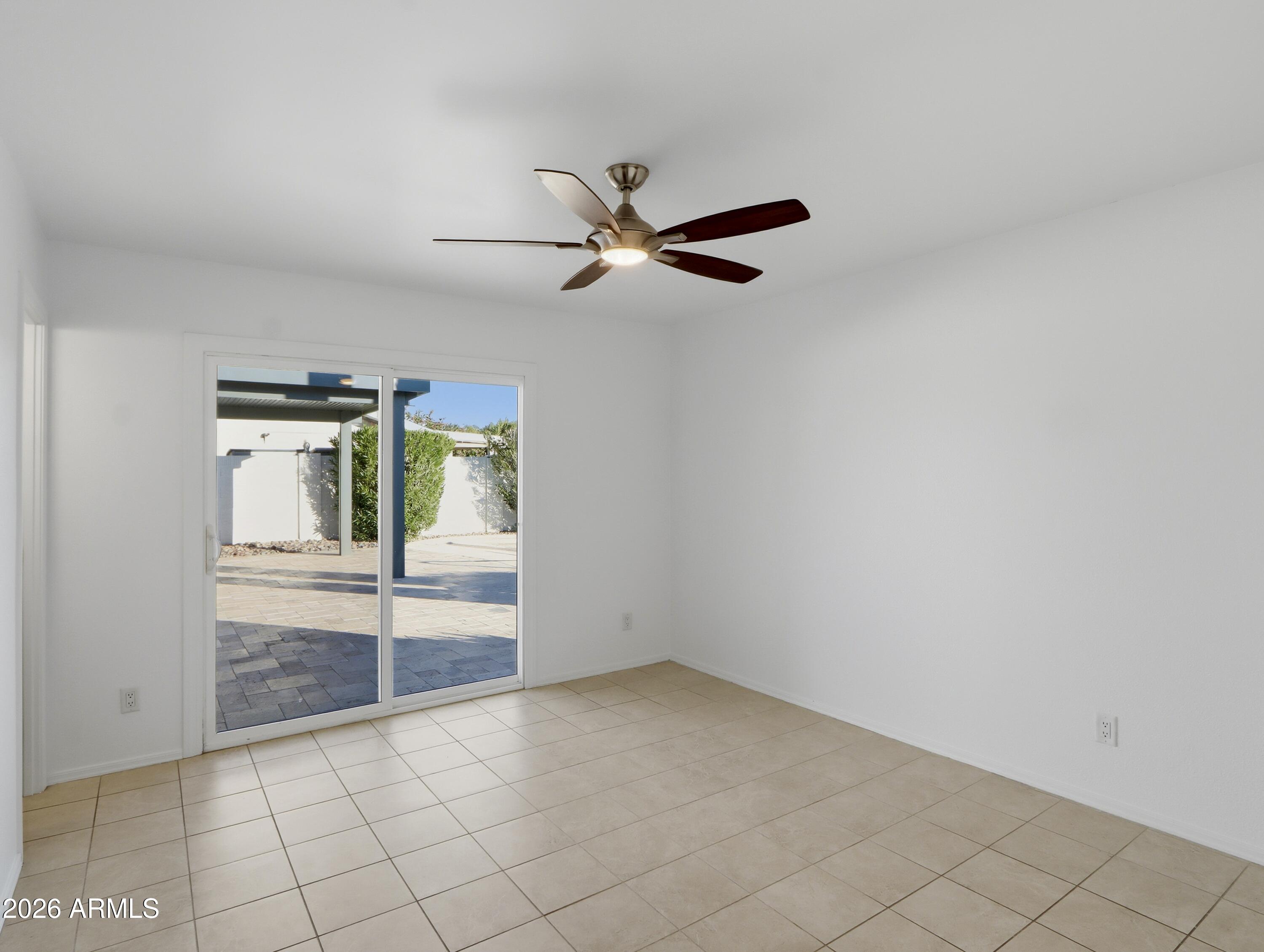 8721 E MULBERRY Street